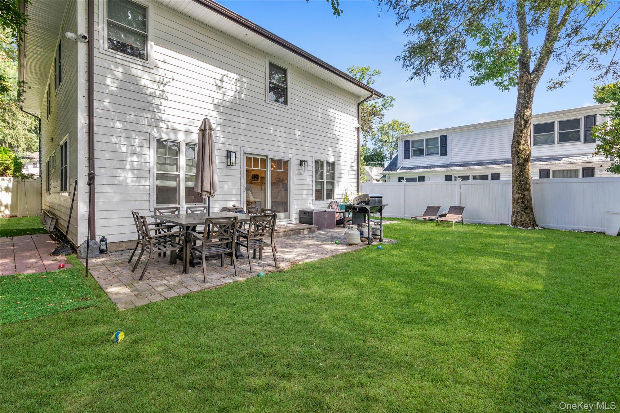 9 The Promenade Property Photo 19