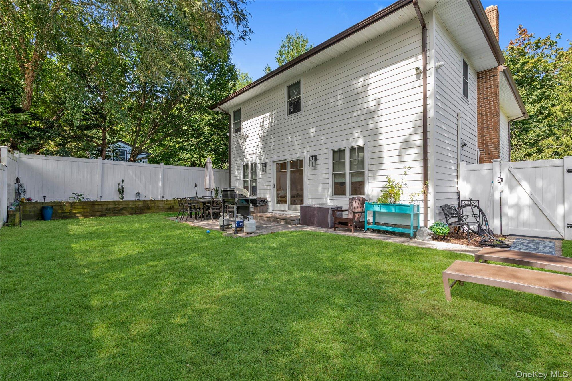 9 The Promenade Property Photo 20