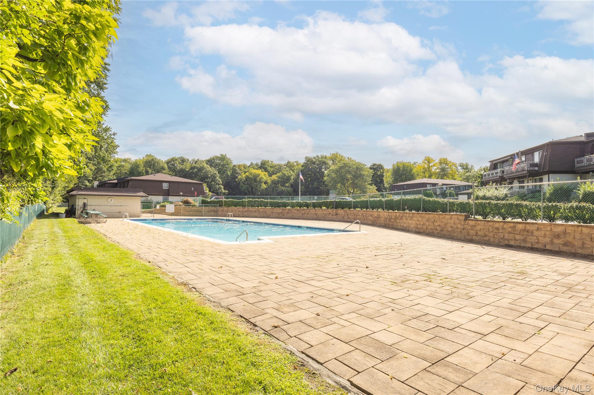 3 Church Lane N Property Photo 18