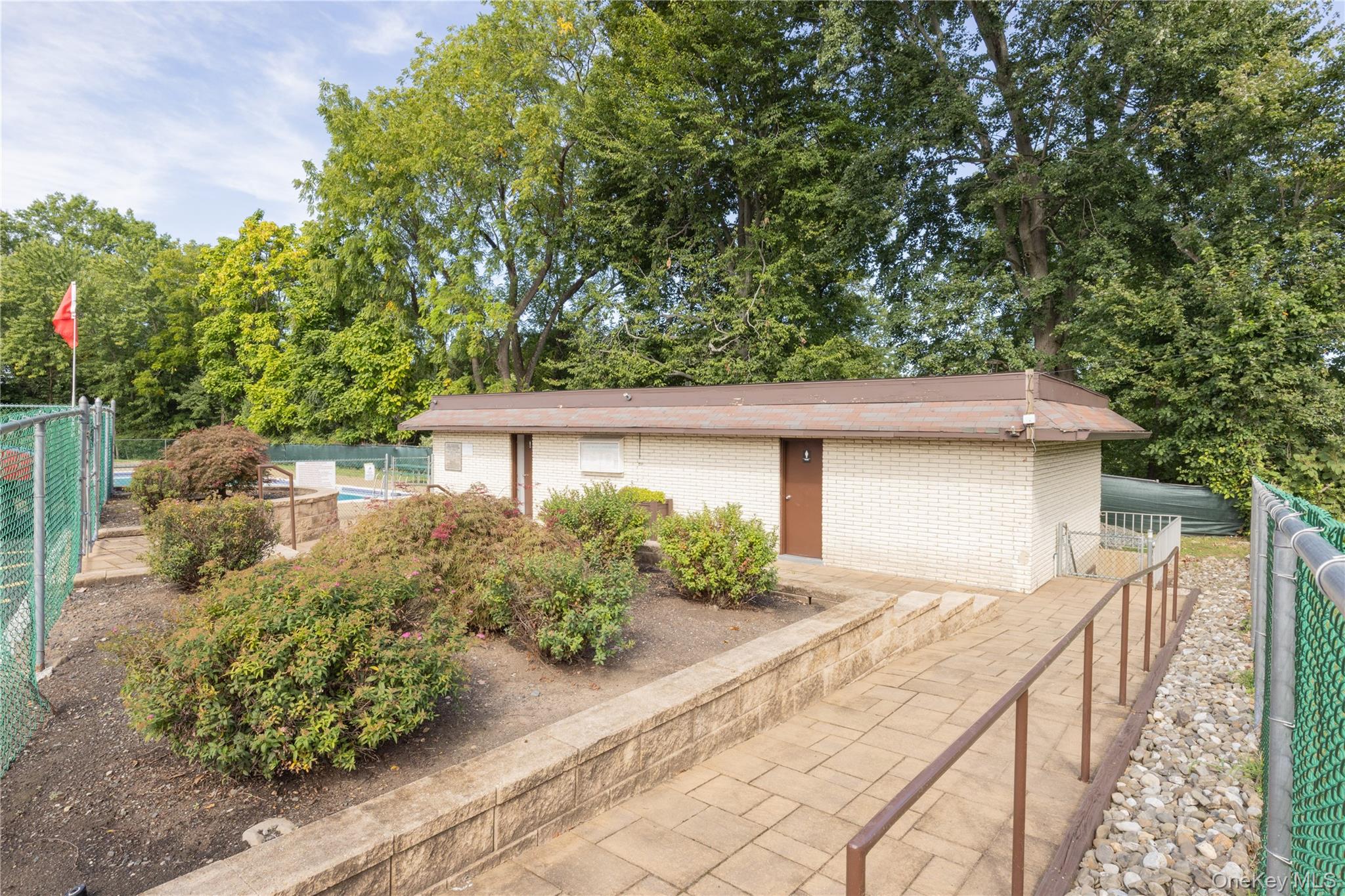 3 Church Lane N Property Photo 20