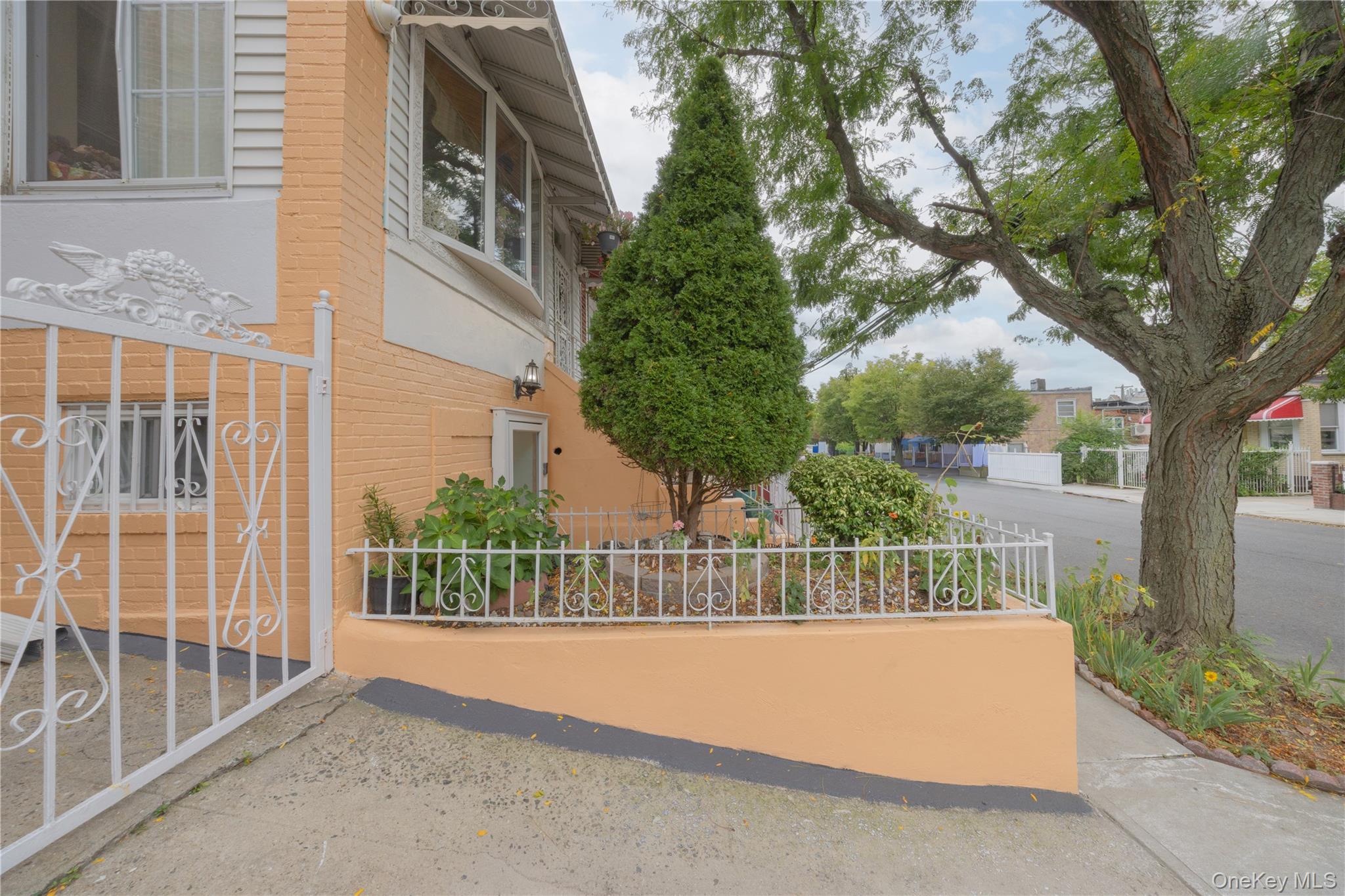 3214 Fenton Avenue Property Photo 4