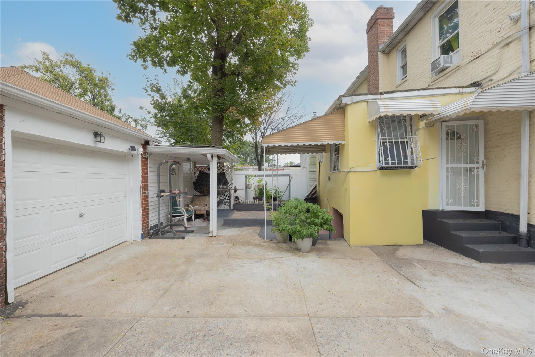 3214 Fenton Avenue Property Photo 6
