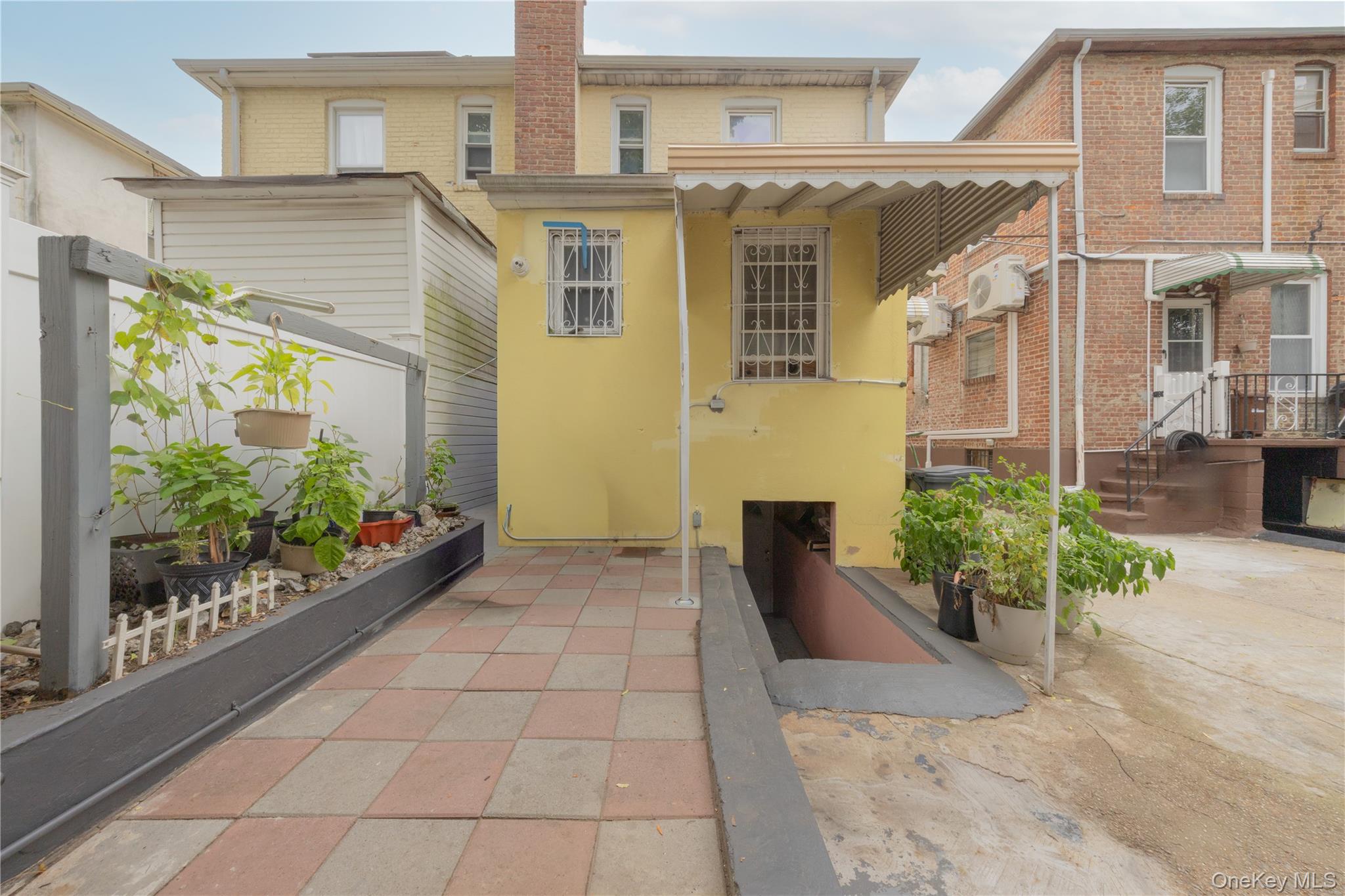3214 Fenton Avenue Property Photo 8