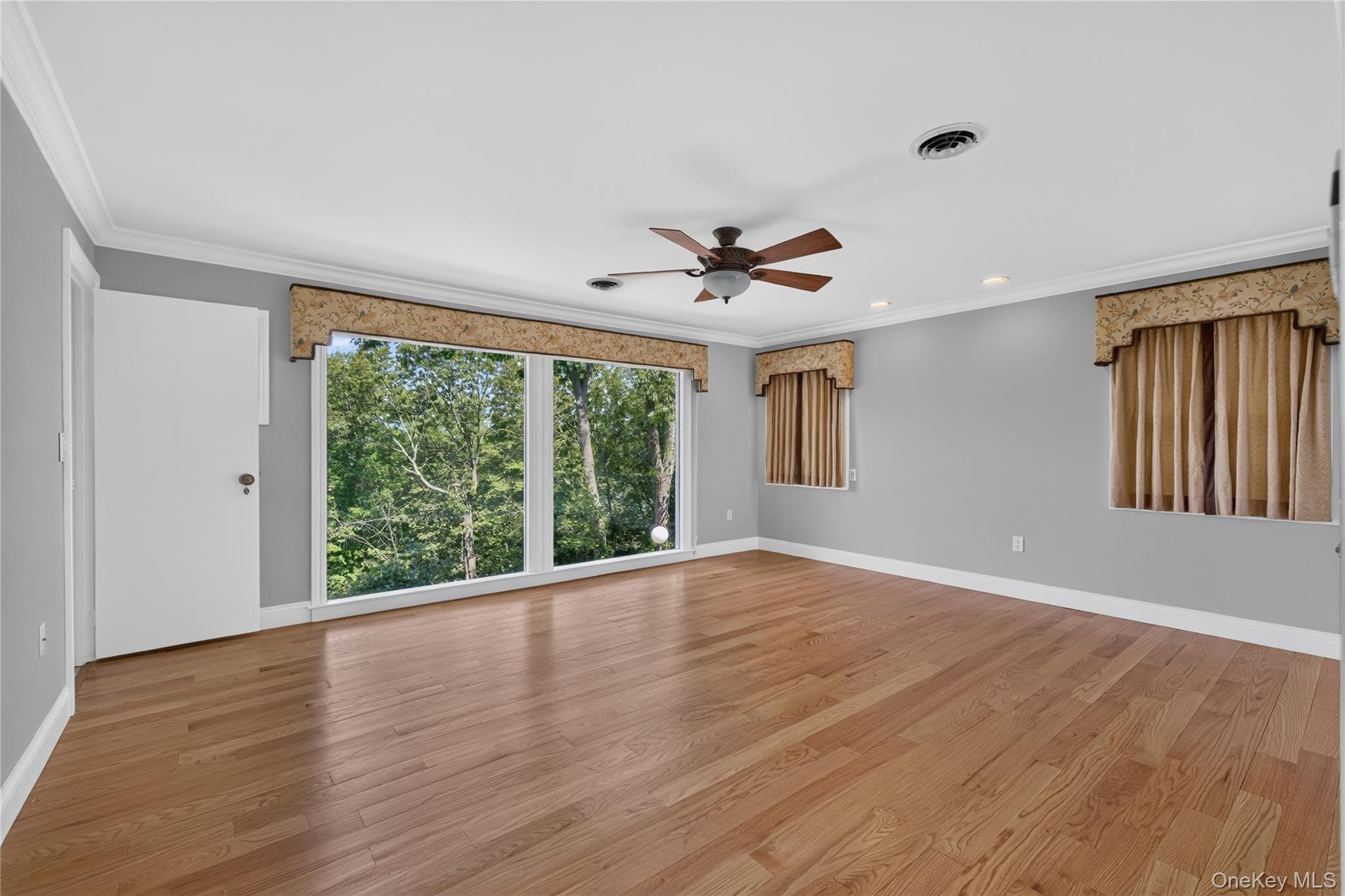2 Centershore Road Property Photo 16