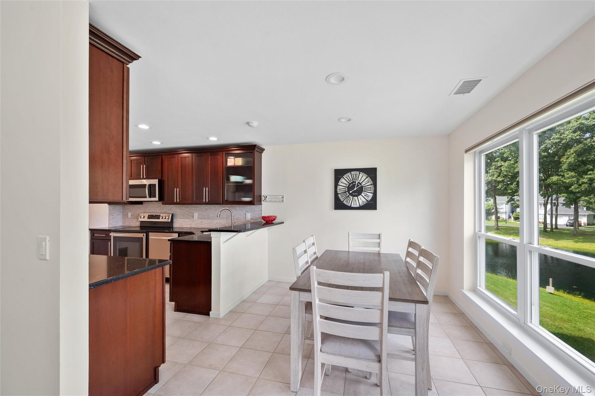 90 Hampton Vista Drive Property Photo 10