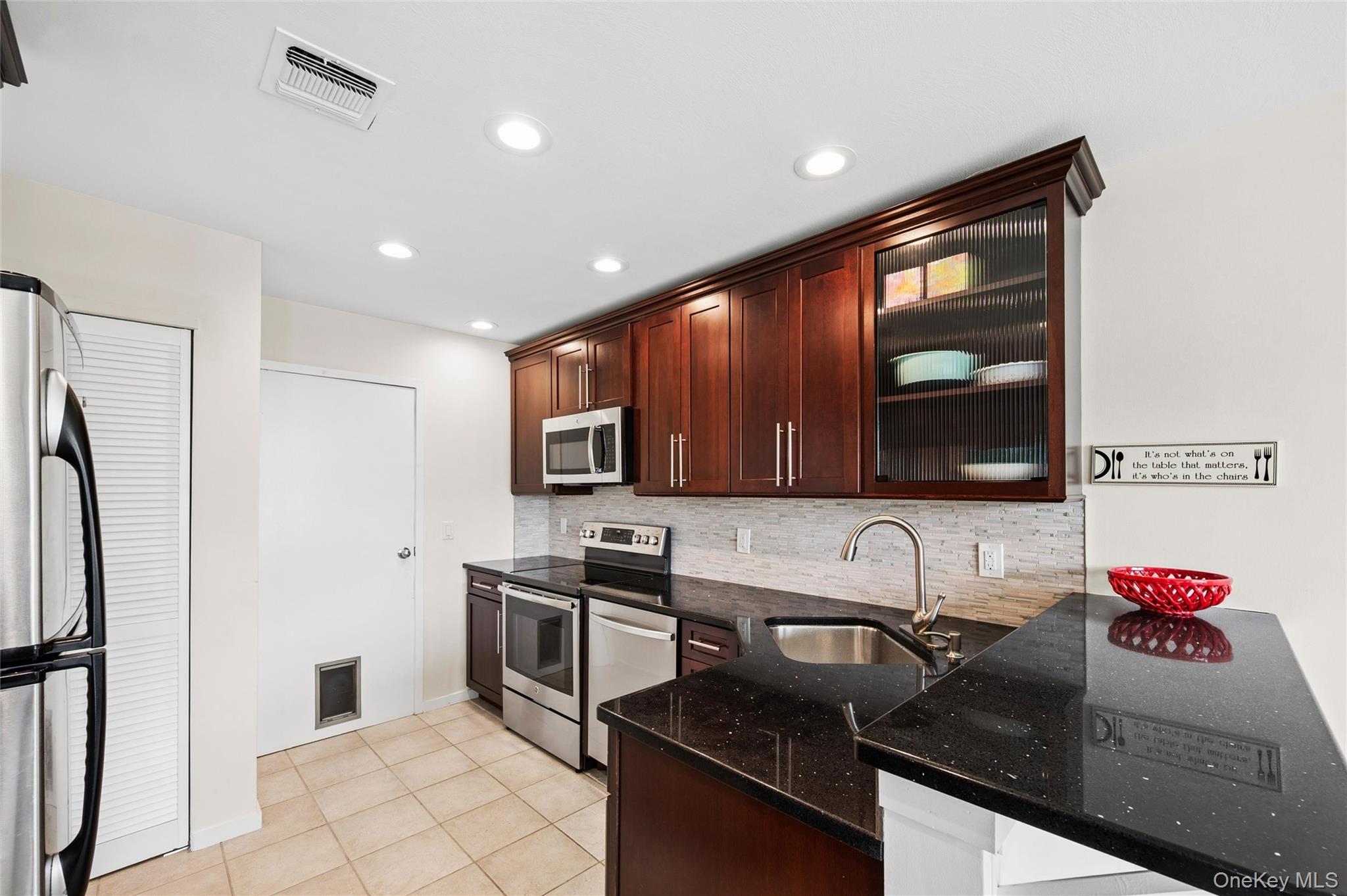 90 Hampton Vista Drive Property Photo 12