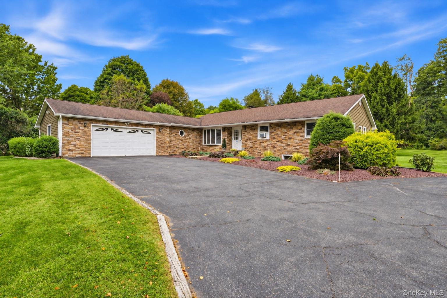 27 Bobolink Lane Property Photo 1