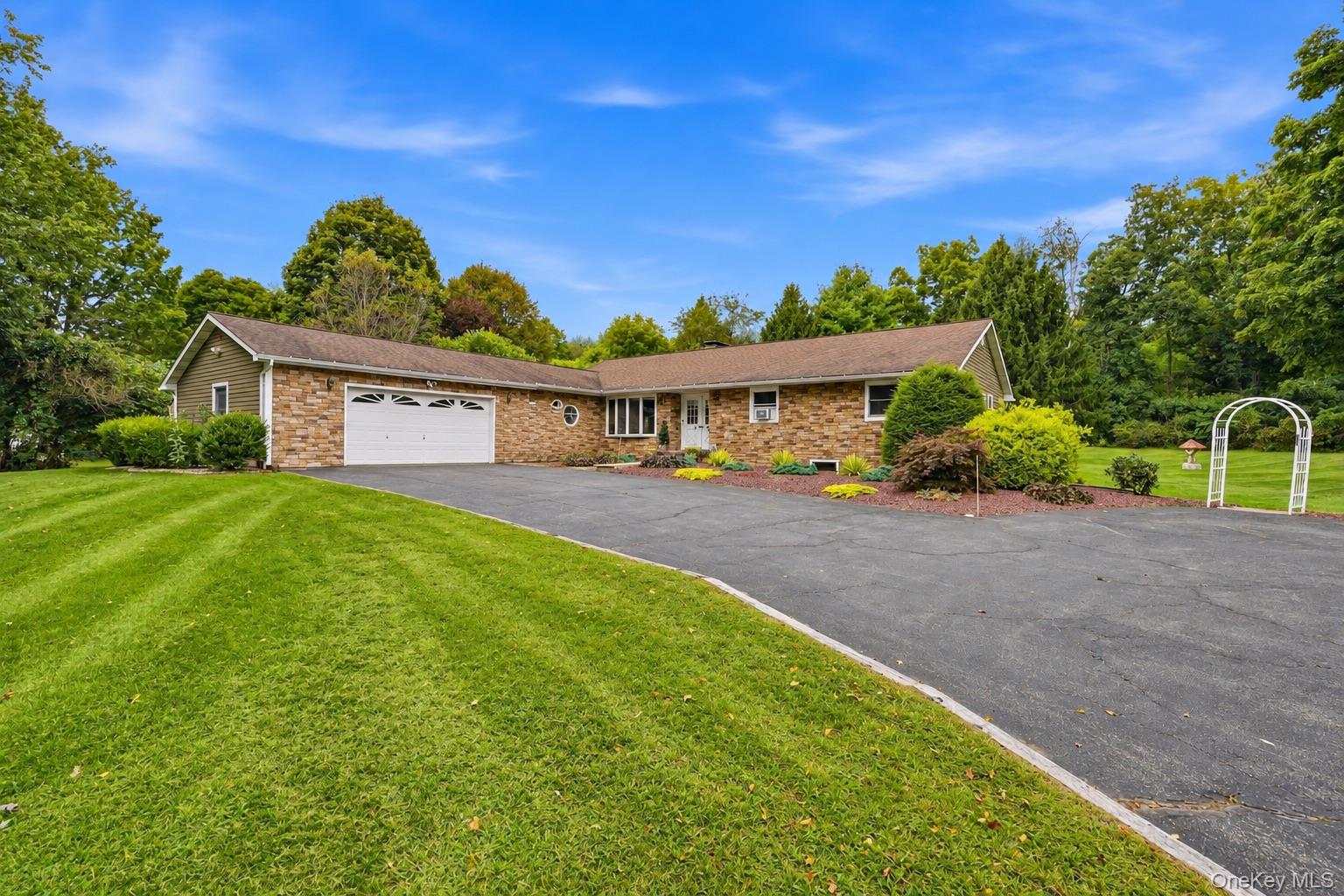 27 Bobolink Lane Property Photo 2