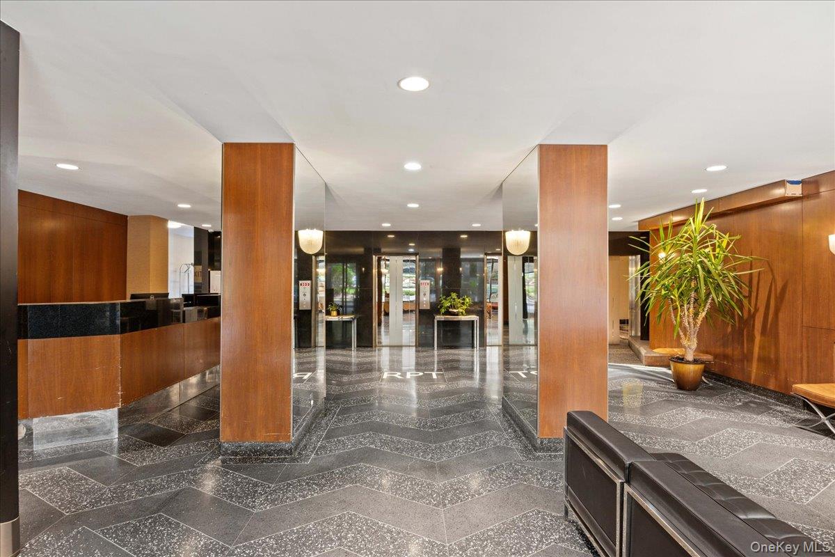 555 Kappock Street 7e Property Photo 8