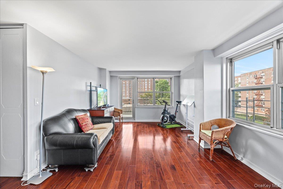 555 Kappock Street 7e Property Photo 13