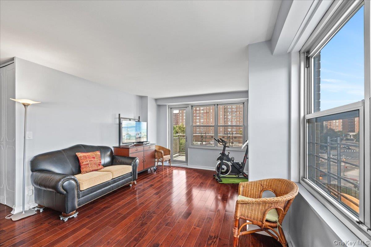 555 Kappock Street 7e Property Photo 14