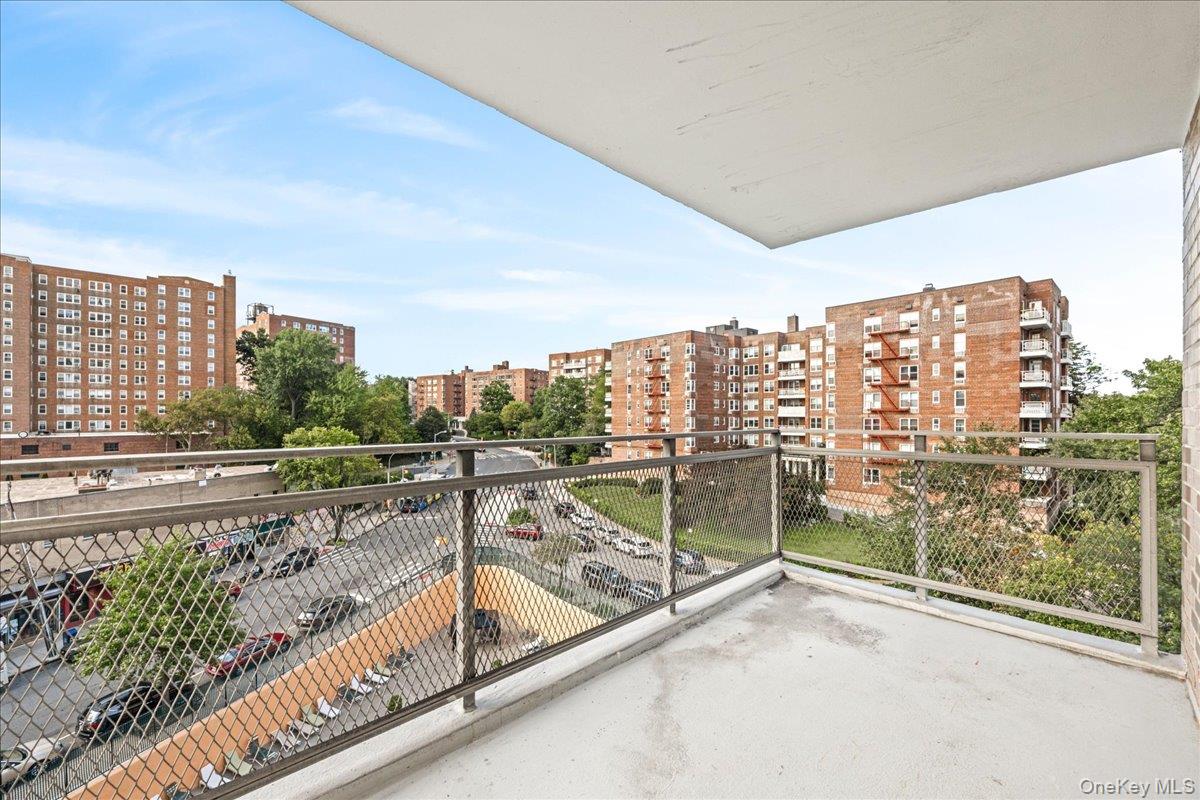 555 Kappock Street 7e Property Photo 29