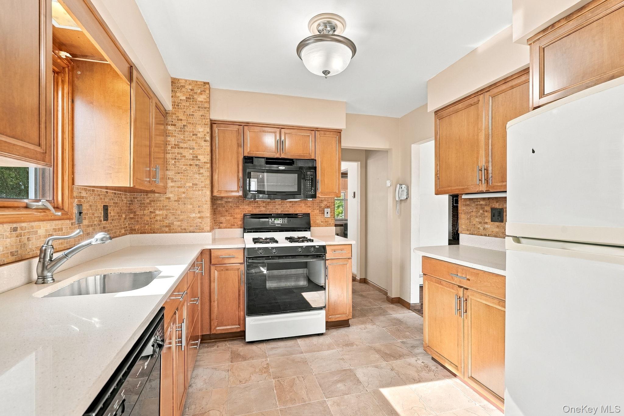 8 Lancaster Avenue Property Photo 12