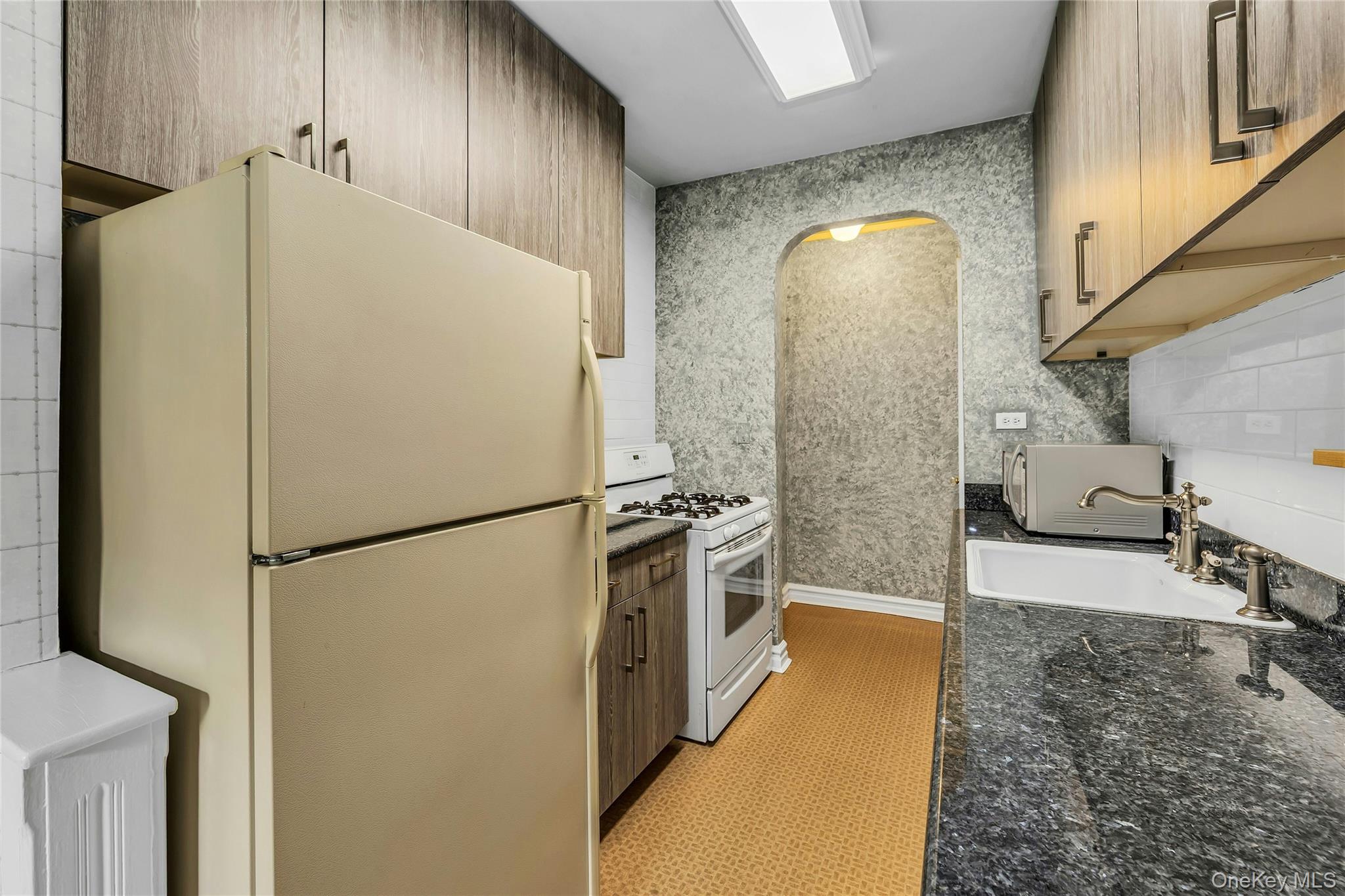 118-11 84 Avenue 406 Property Photo 10