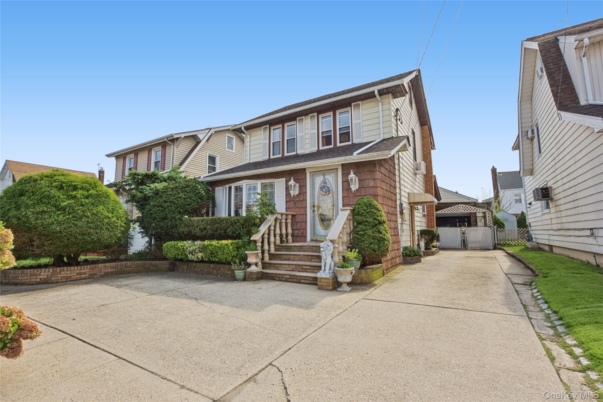 26 E Oxford Street Property Photo 2