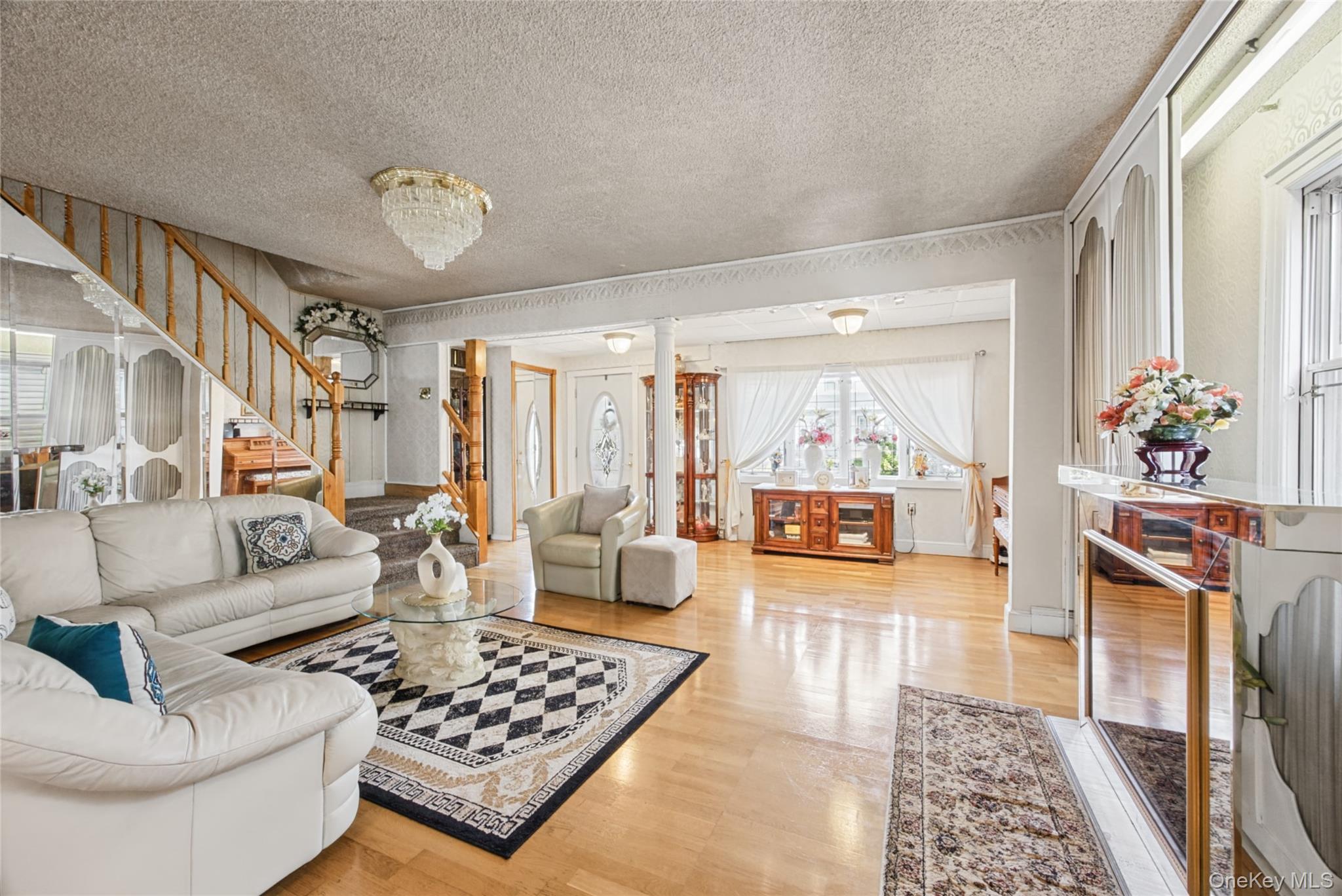 26 E Oxford Street Property Photo 7