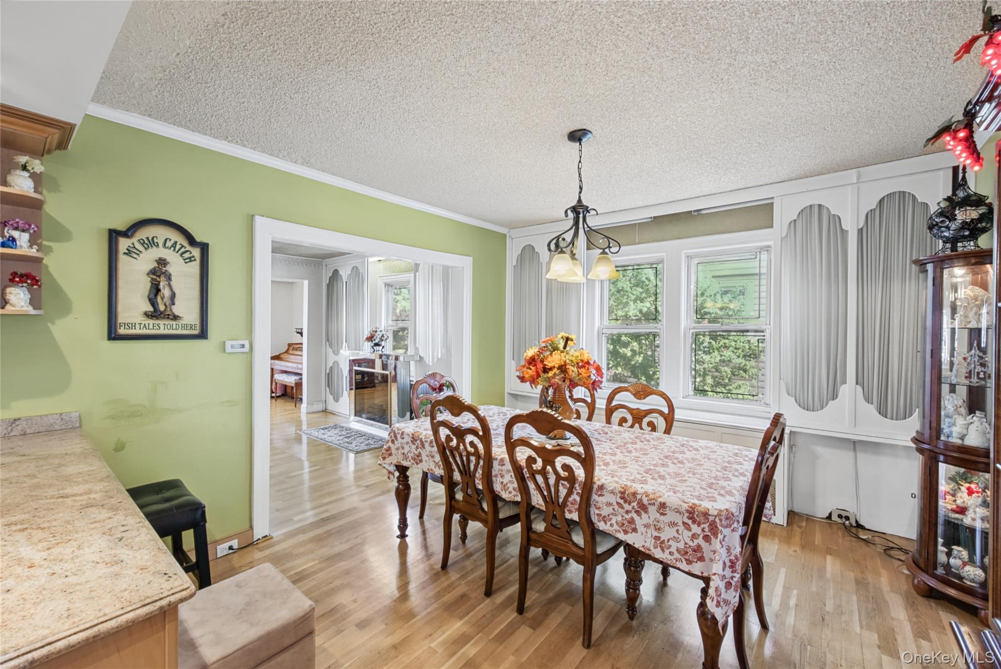 26 E Oxford Street Property Photo 8