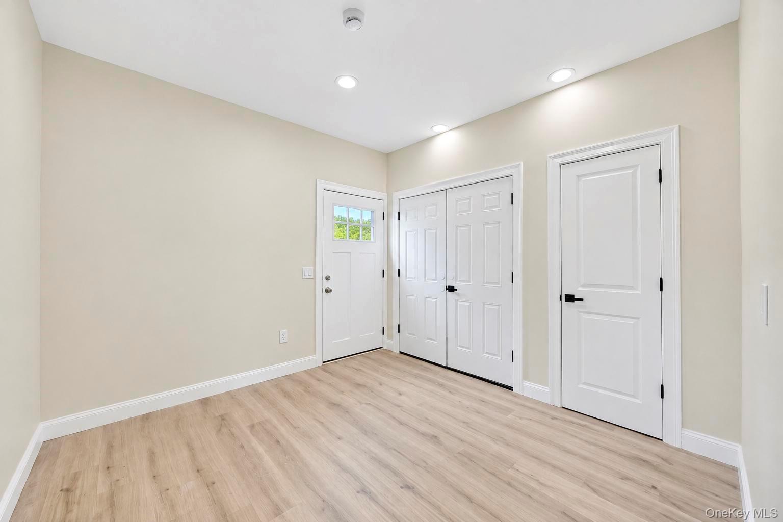 891 S Bay Street Property Photo 28