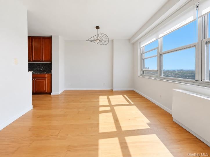 555 Kappock Street 25t Property Photo 6