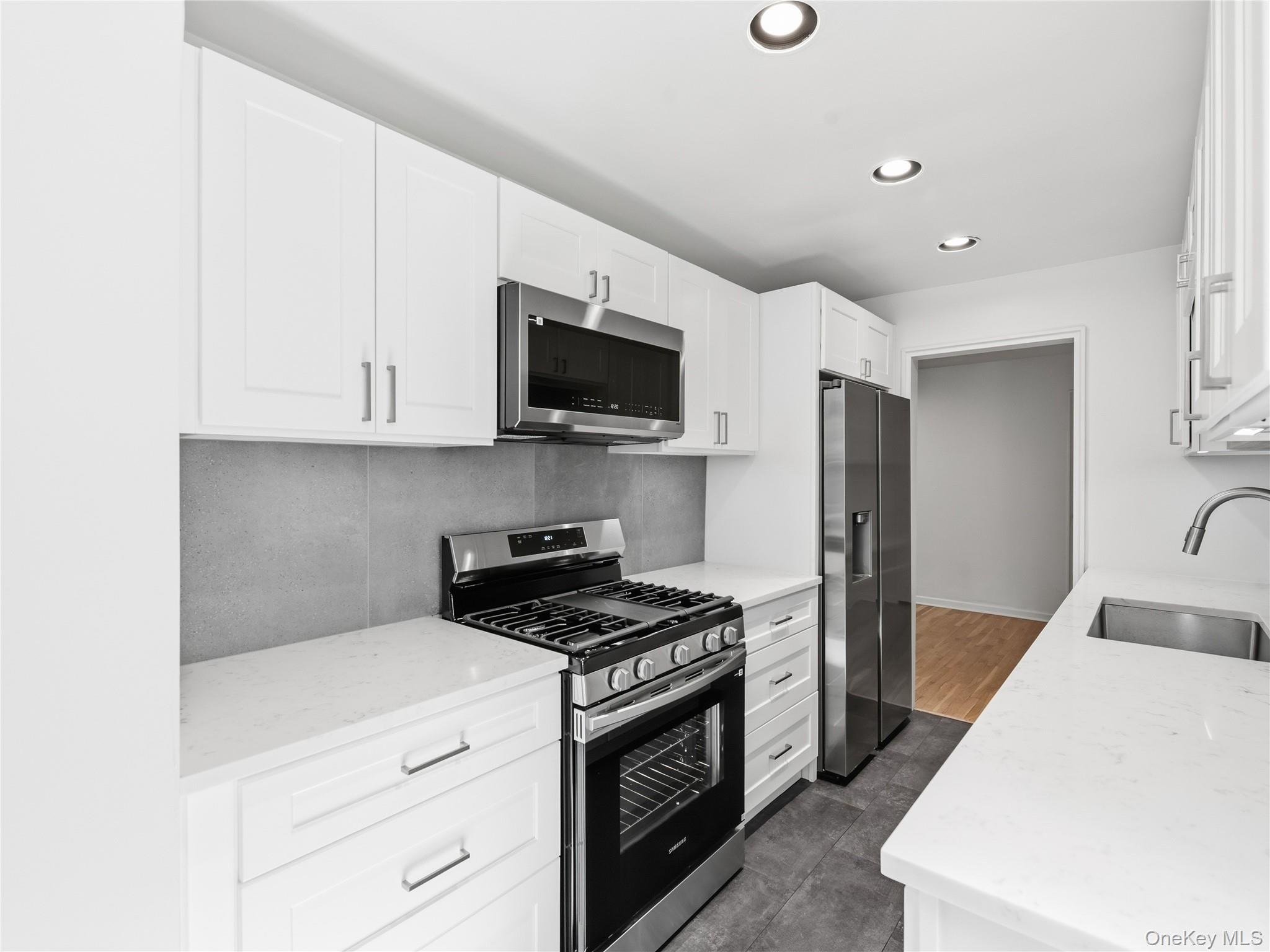 1850 211th Street 1j Property Photo 13