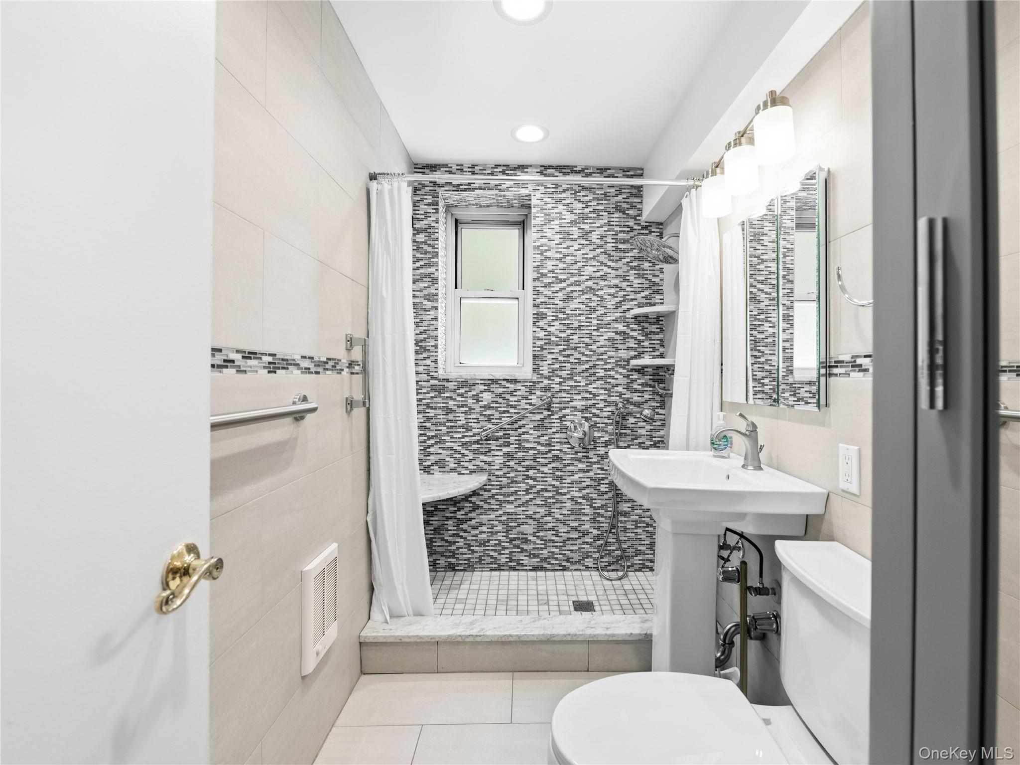 1850 211th Street 1j Property Photo 29