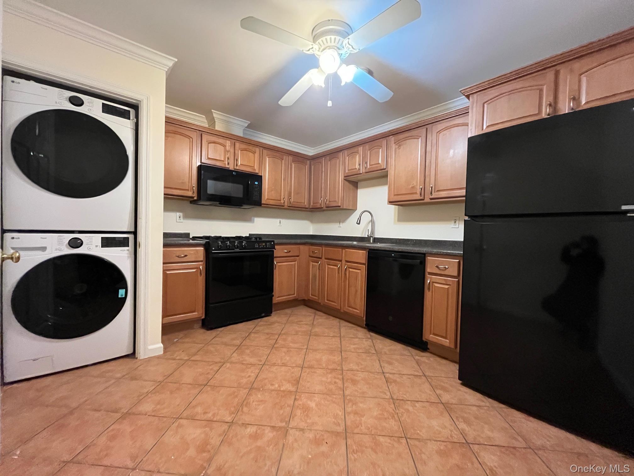 153 Montgomery Avenue B Property Photo 1