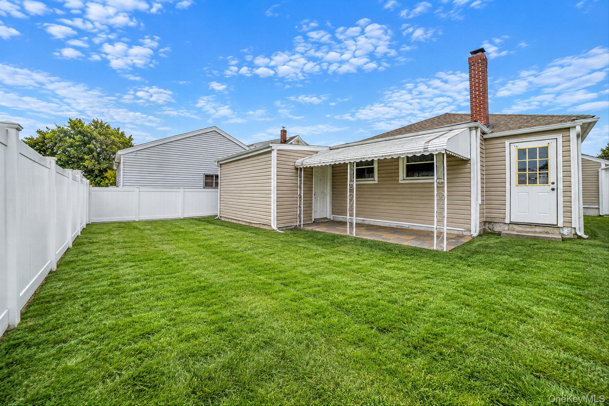 11 E Hollywood Avenue Property Photo 6