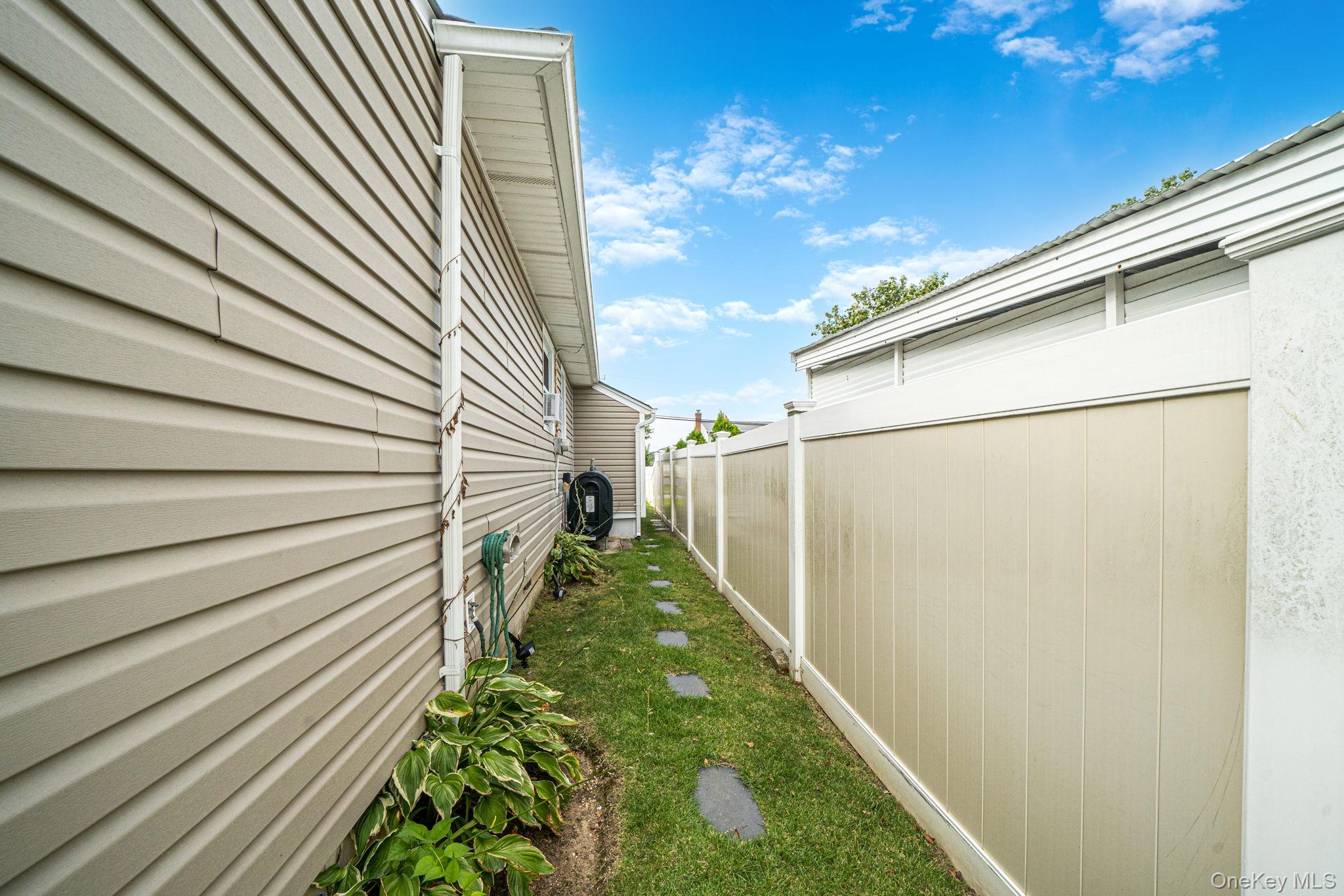 11 E Hollywood Avenue Property Photo 9