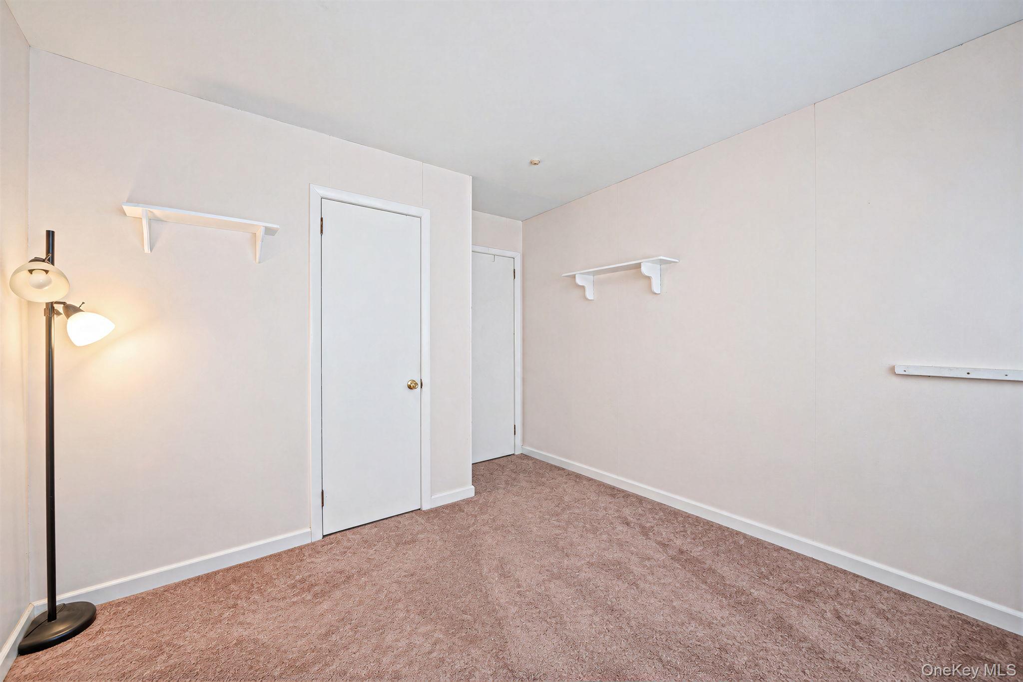 11 E Hollywood Avenue Property Photo 17