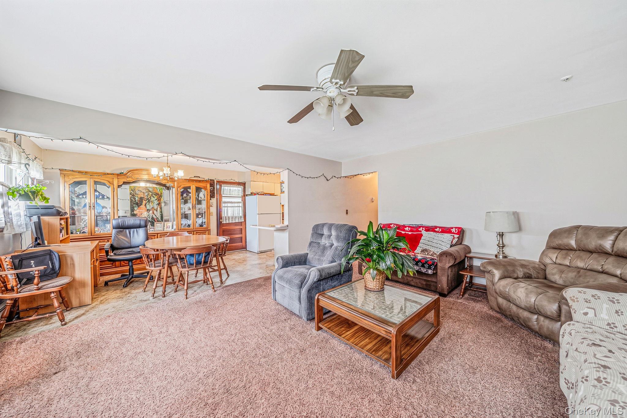 11 E Hollywood Avenue Property Photo 27