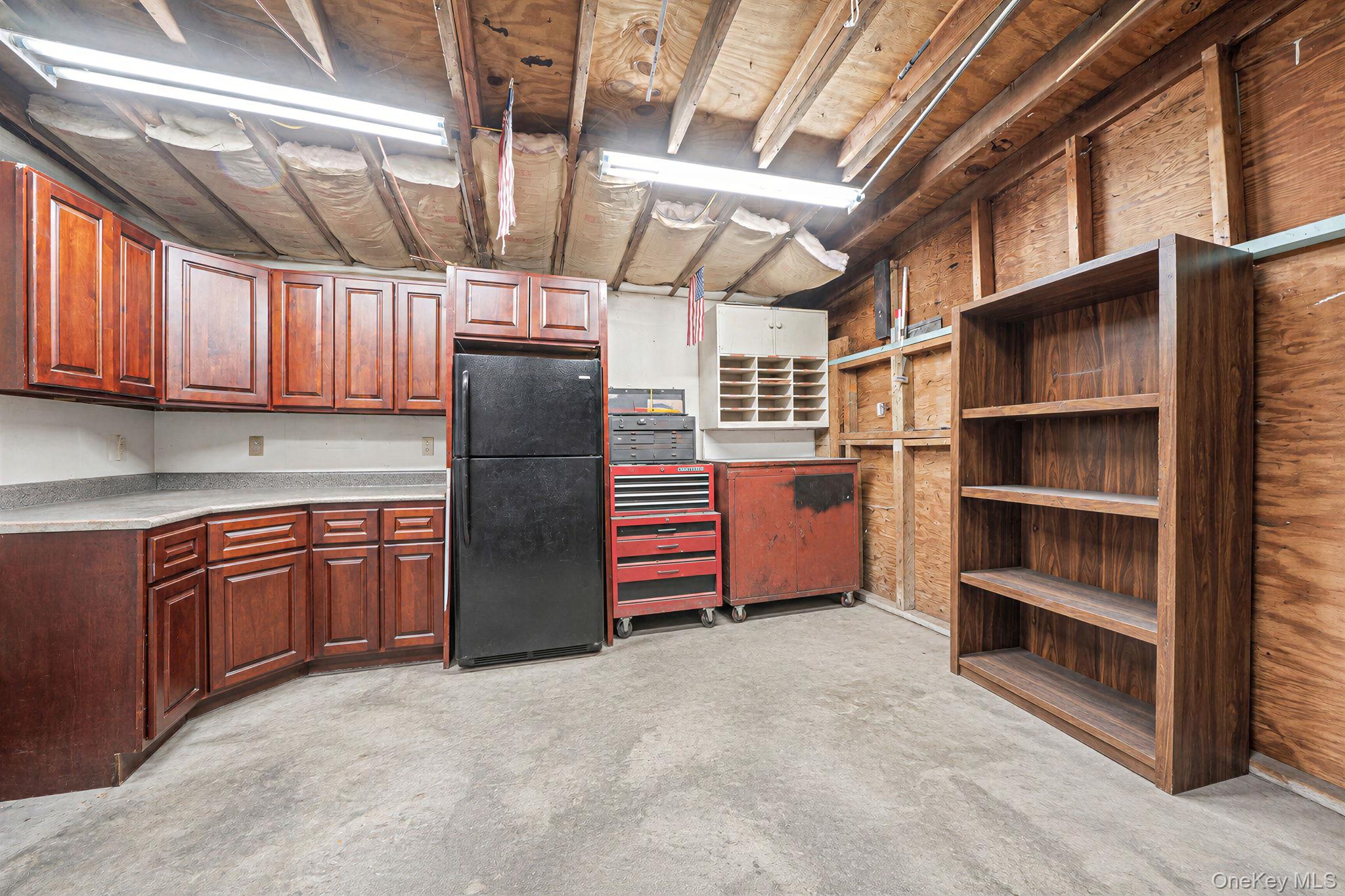 11 E Hollywood Avenue Property Photo 29