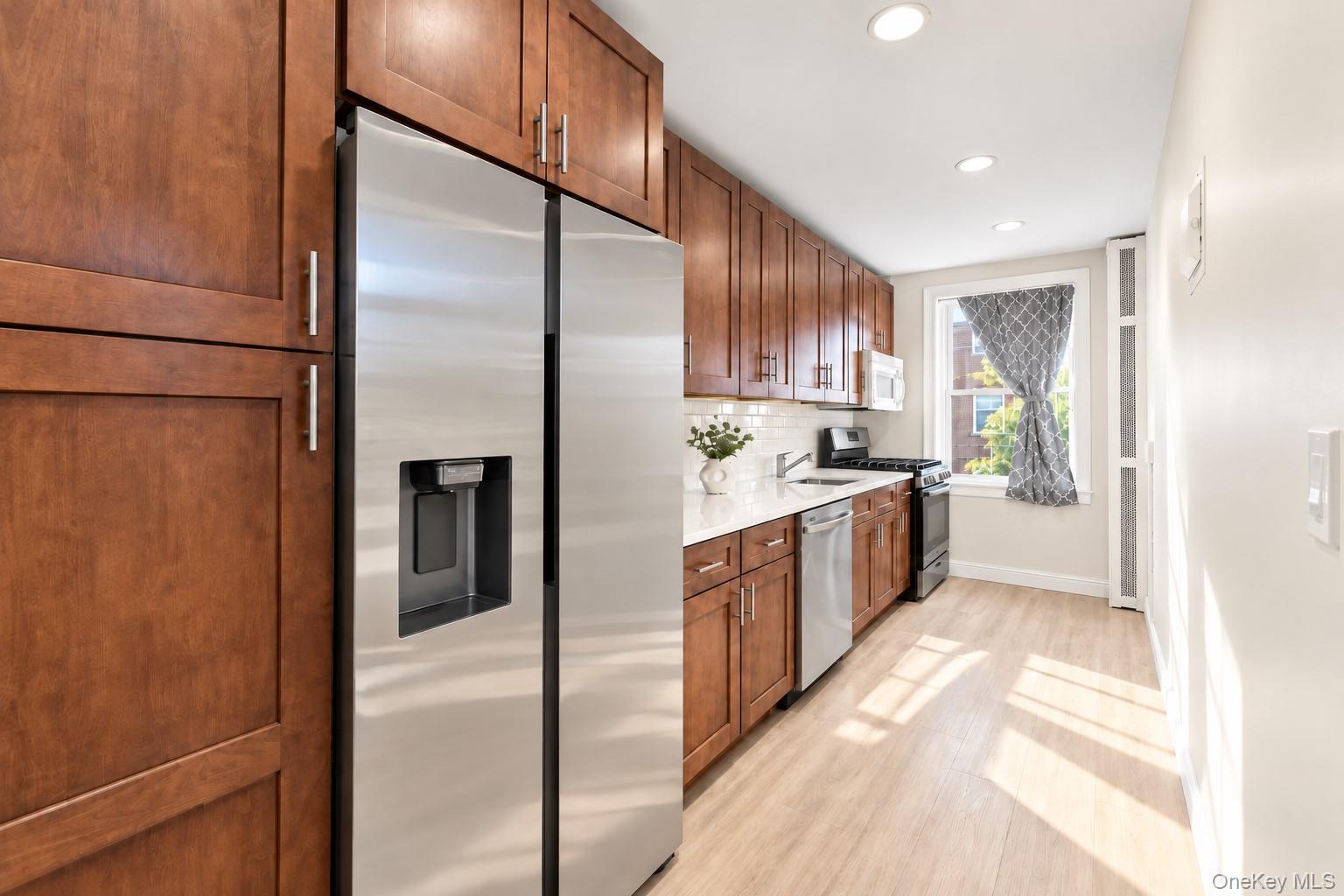 811 Bronx River Road 3h Property Photo 3