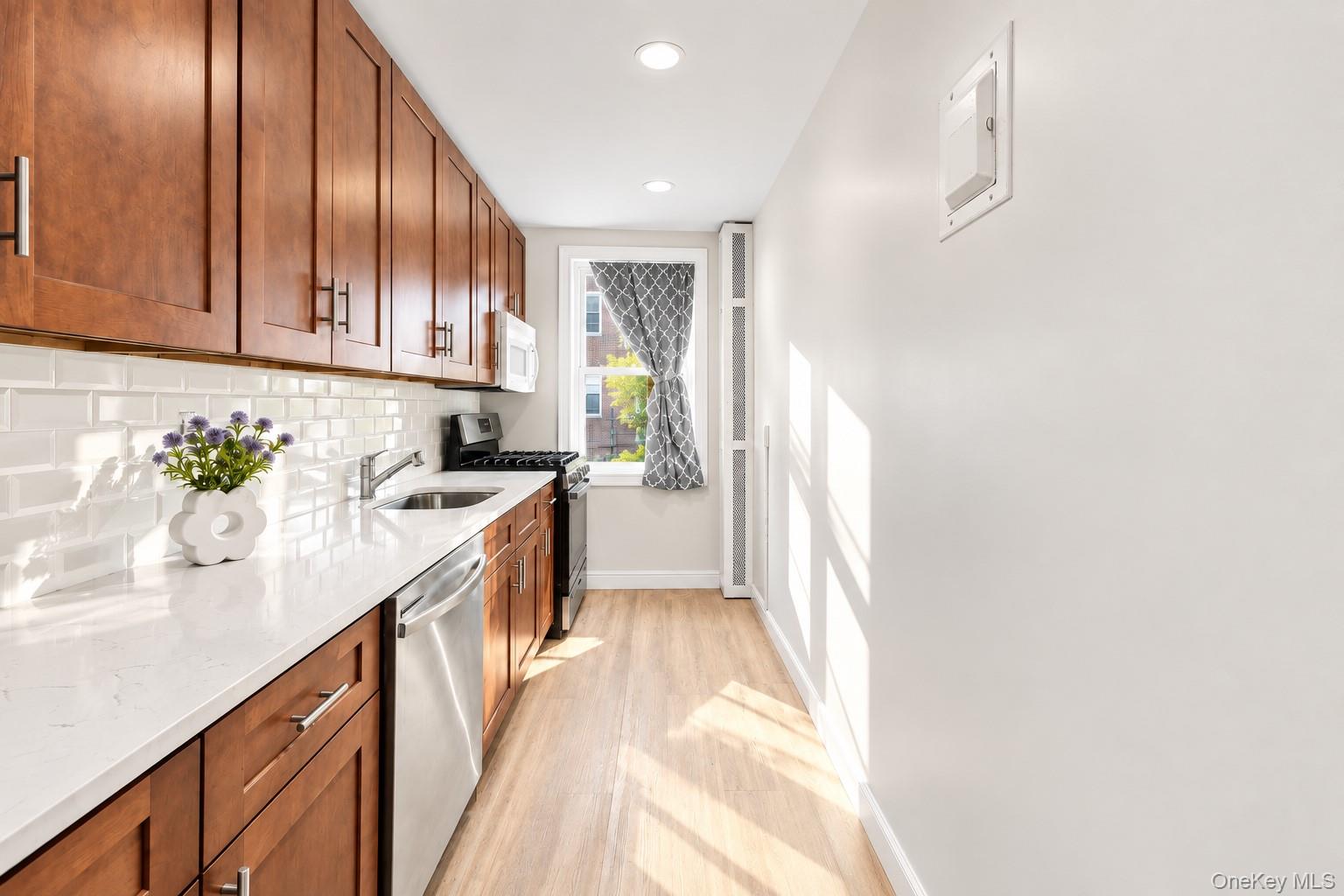 811 Bronx River Road 3h Property Photo 4