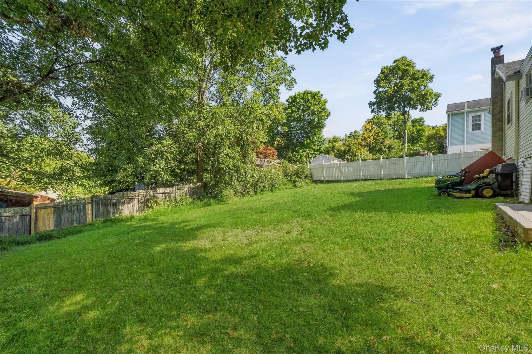 8 Huntington Road Property Photo 2
