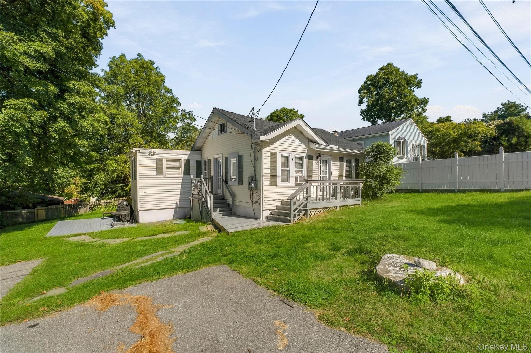 8 Huntington Road Property Photo 6