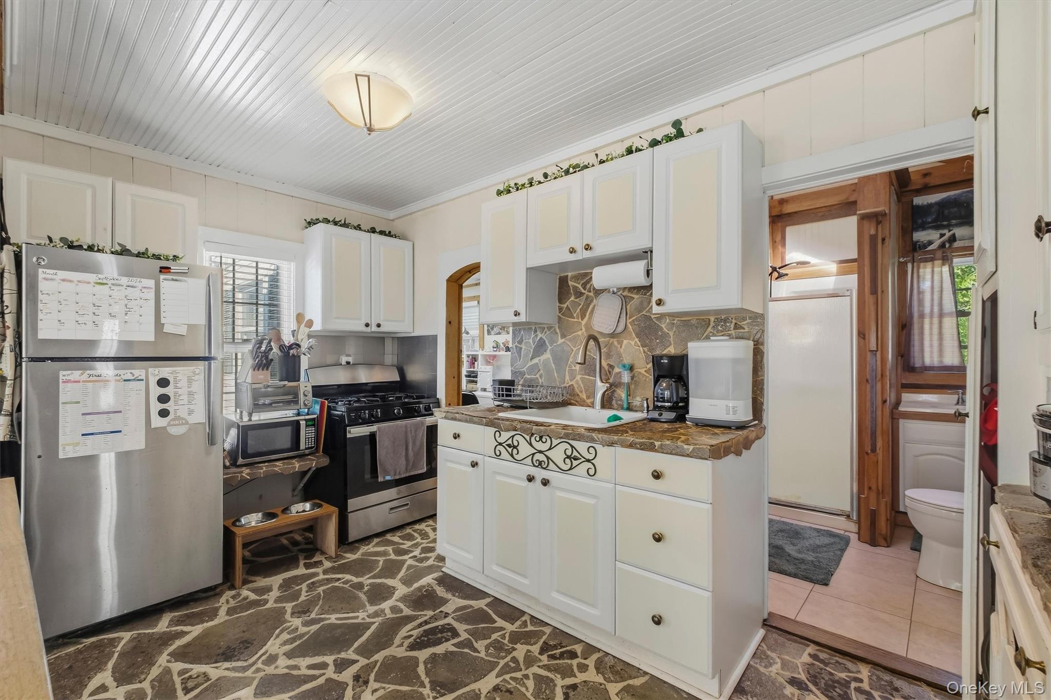 8 Huntington Road Property Photo 18