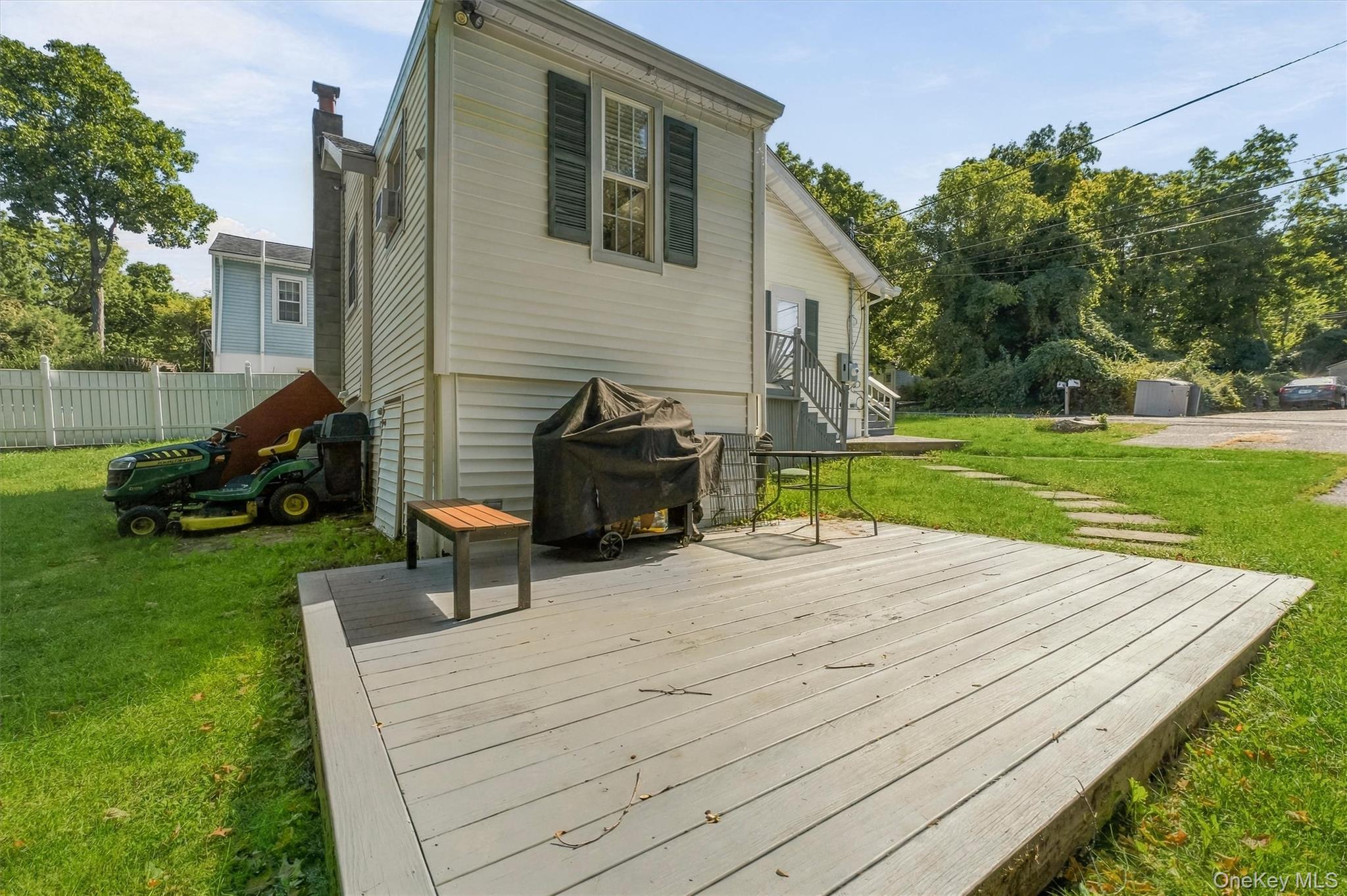 8 Huntington Road Property Photo 32
