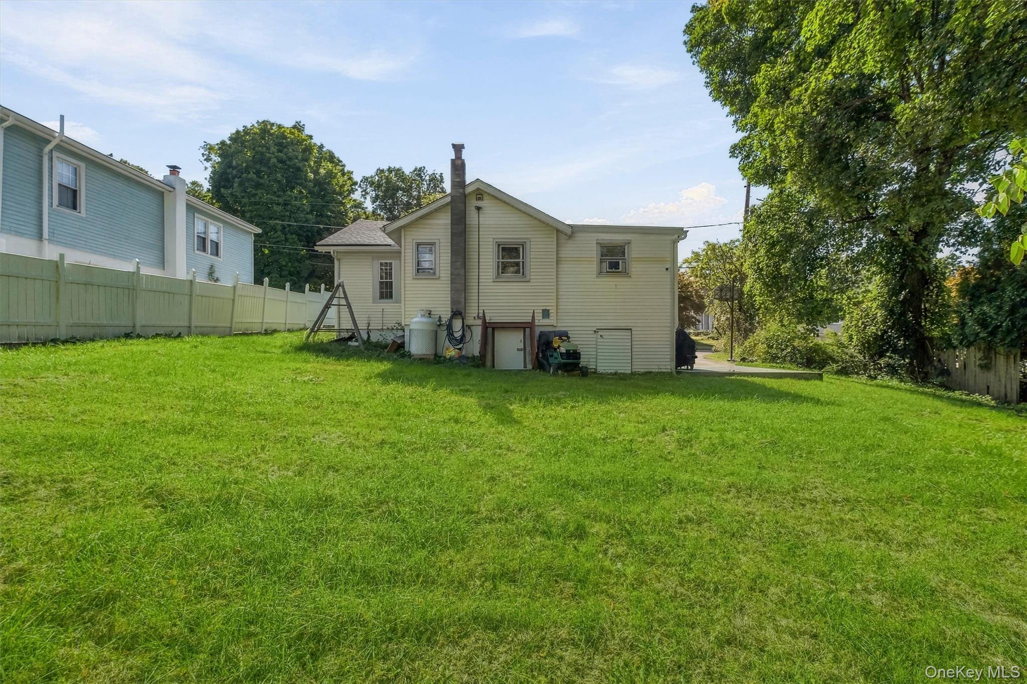 8 Huntington Road Property Photo 37