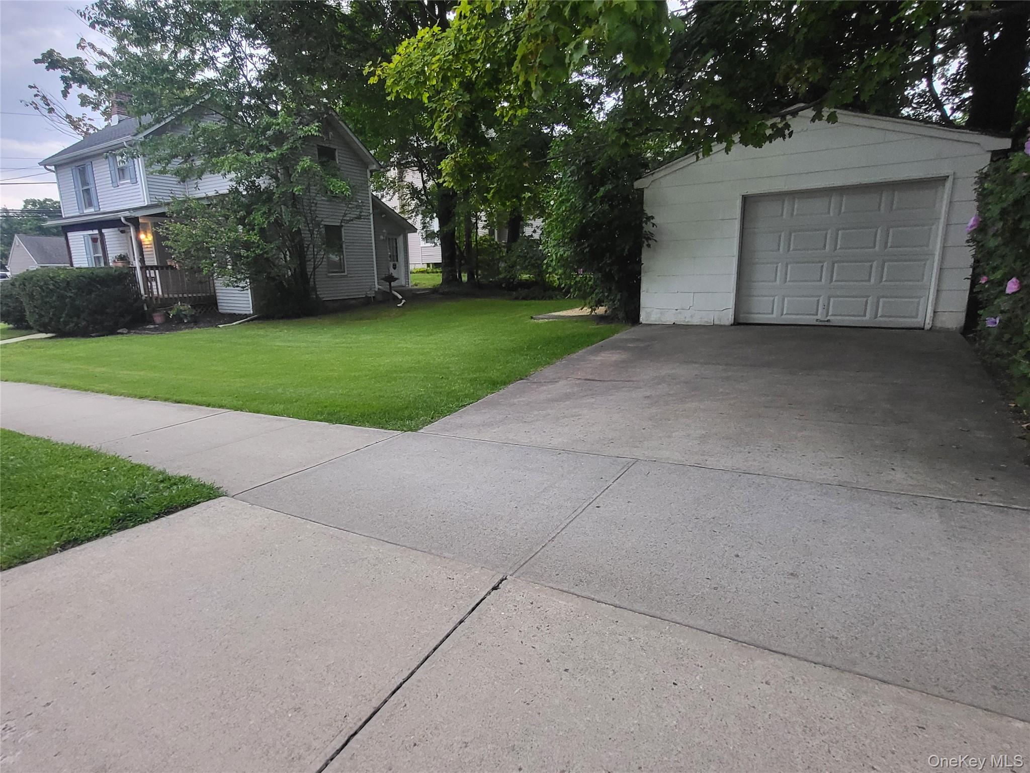 27 Ash Street Property Photo 13