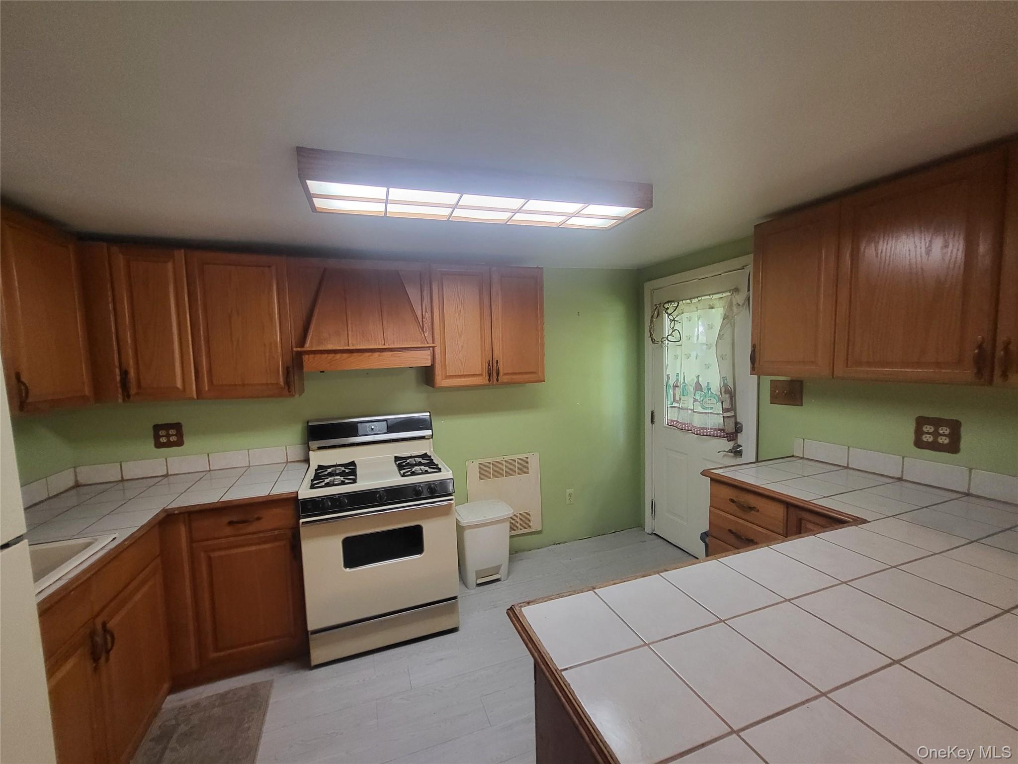 27 Ash Street Property Photo 21