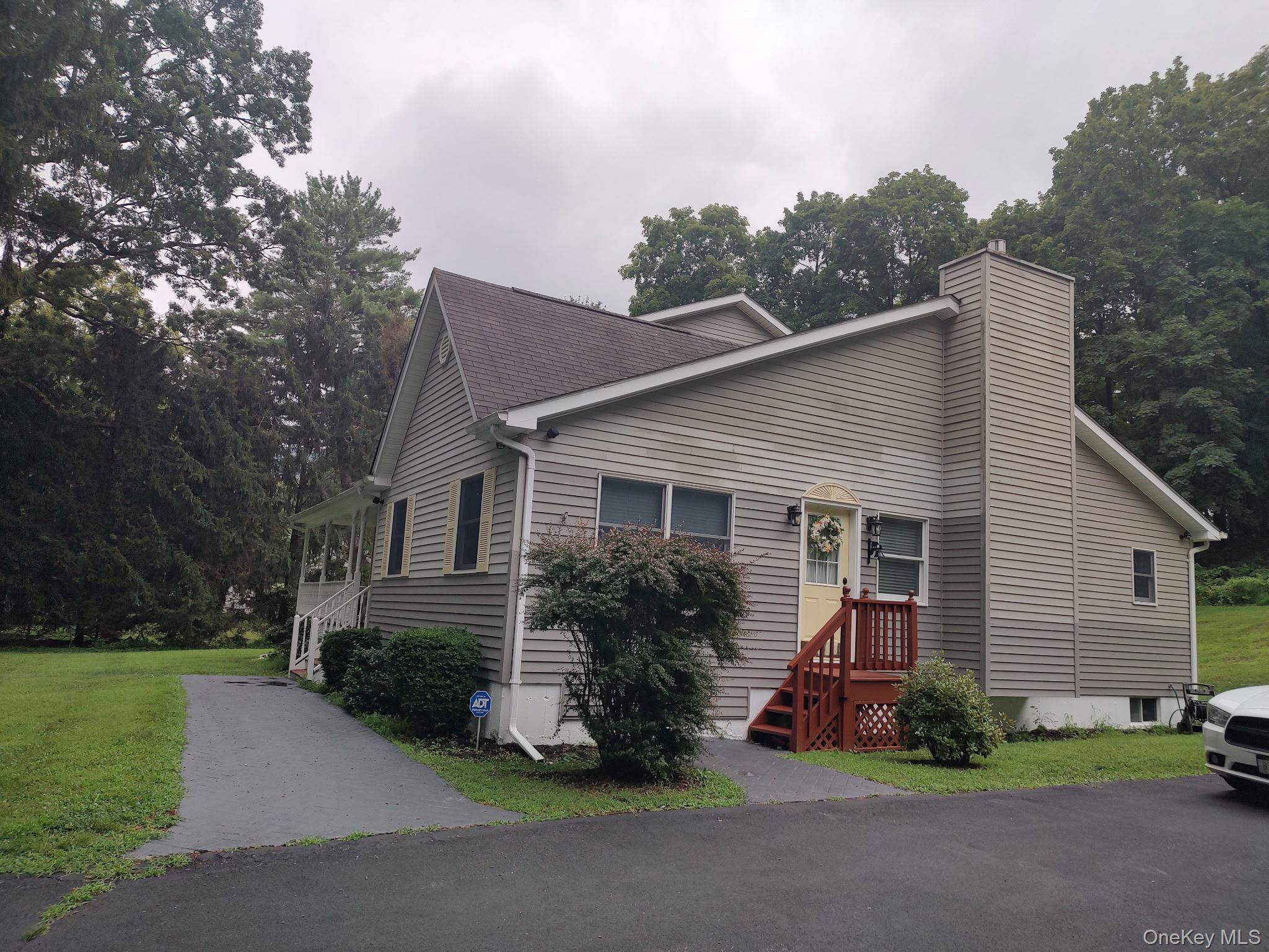 6 Summer Winds Court Property Photo 4