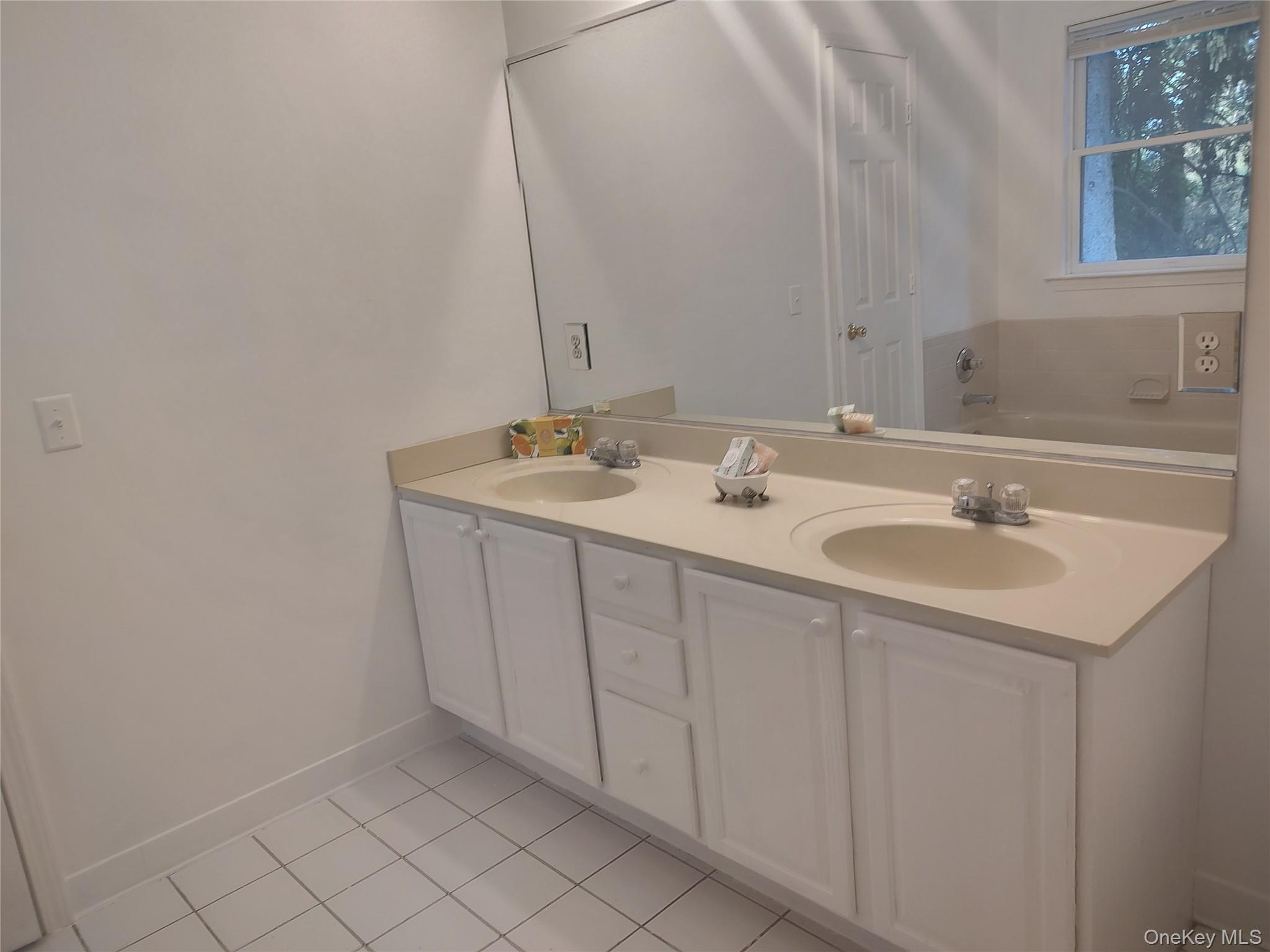 6 Summer Winds Court Property Photo 15