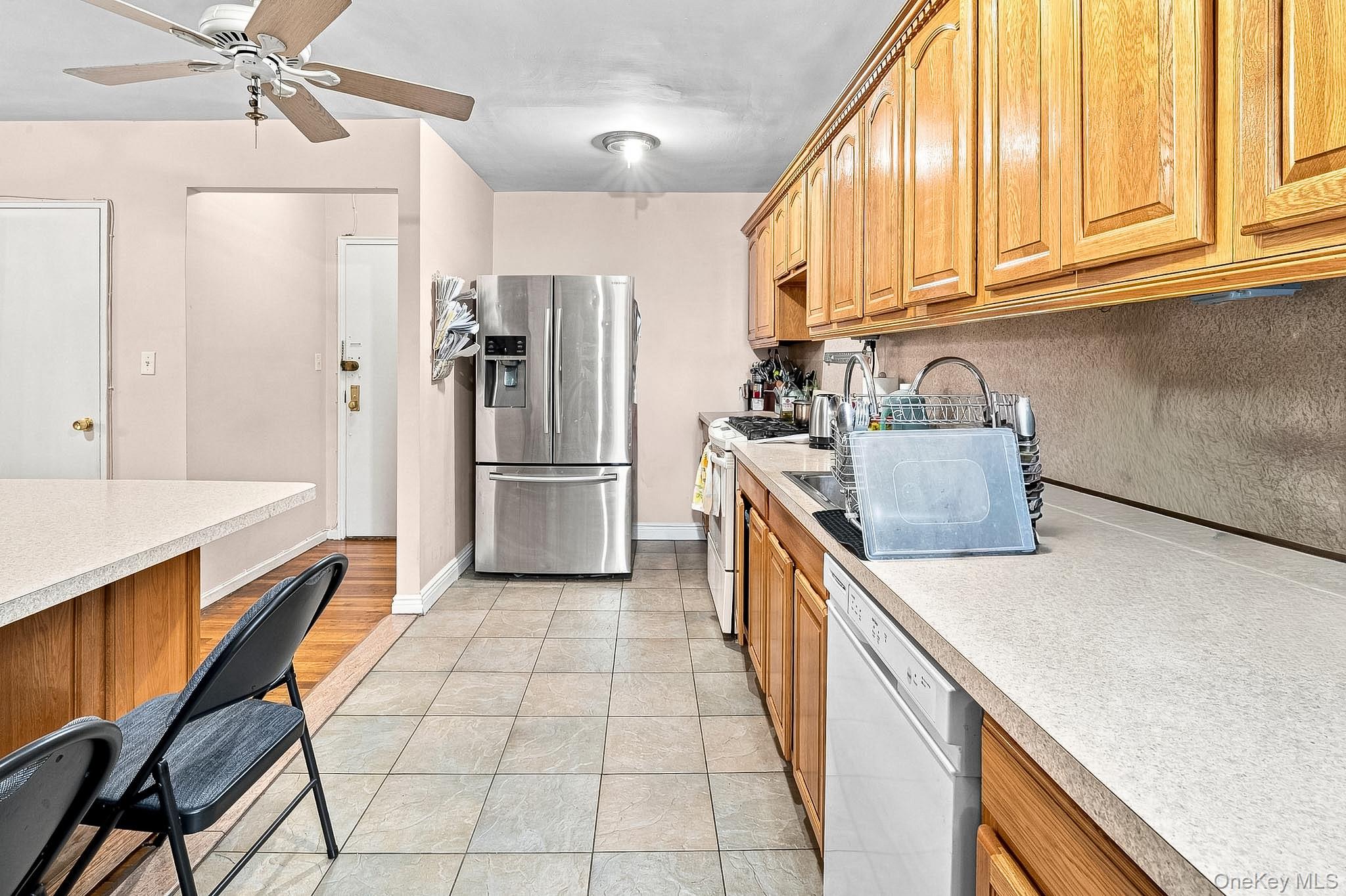74-45 Yellowstone Boulevard 5g Property Photo 5
