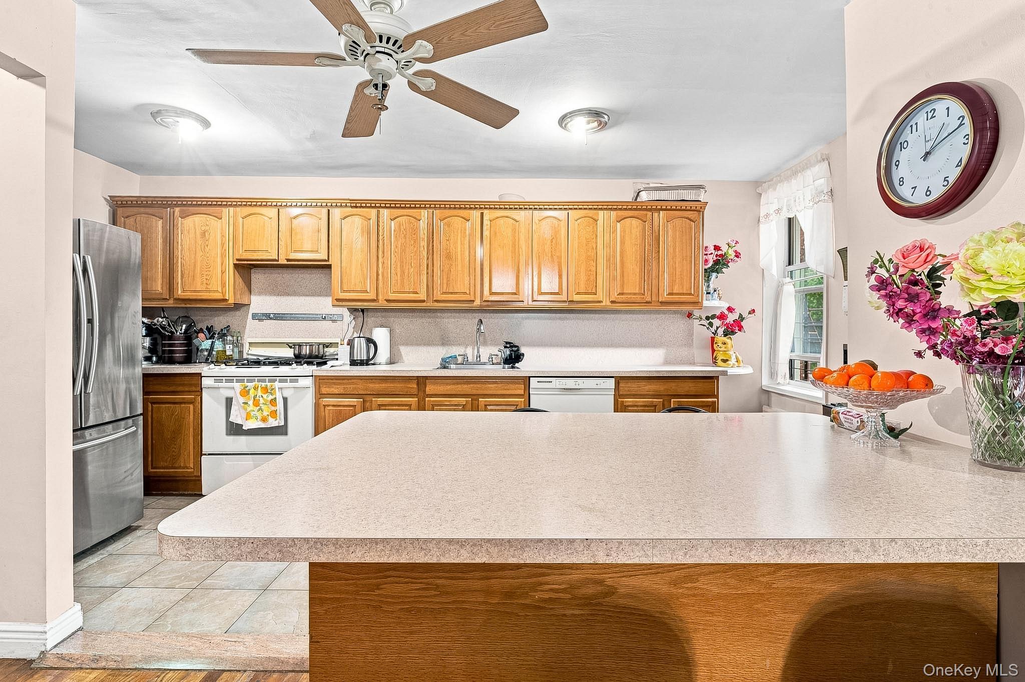 74-45 Yellowstone Boulevard 5g Property Photo 6
