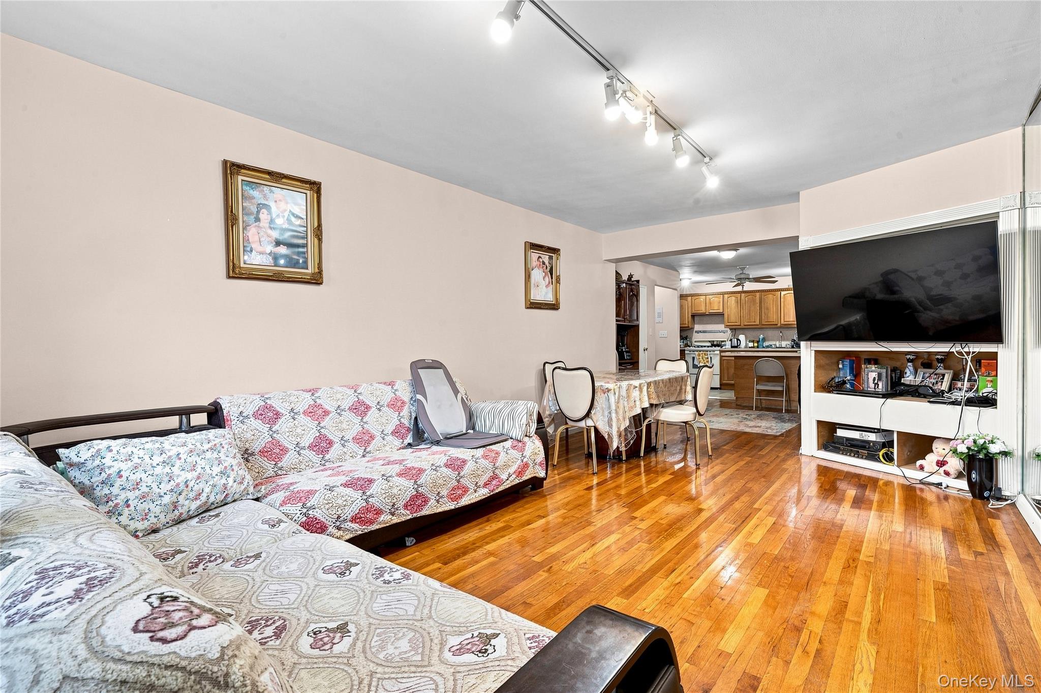 74-45 Yellowstone Boulevard 5g Property Photo 9