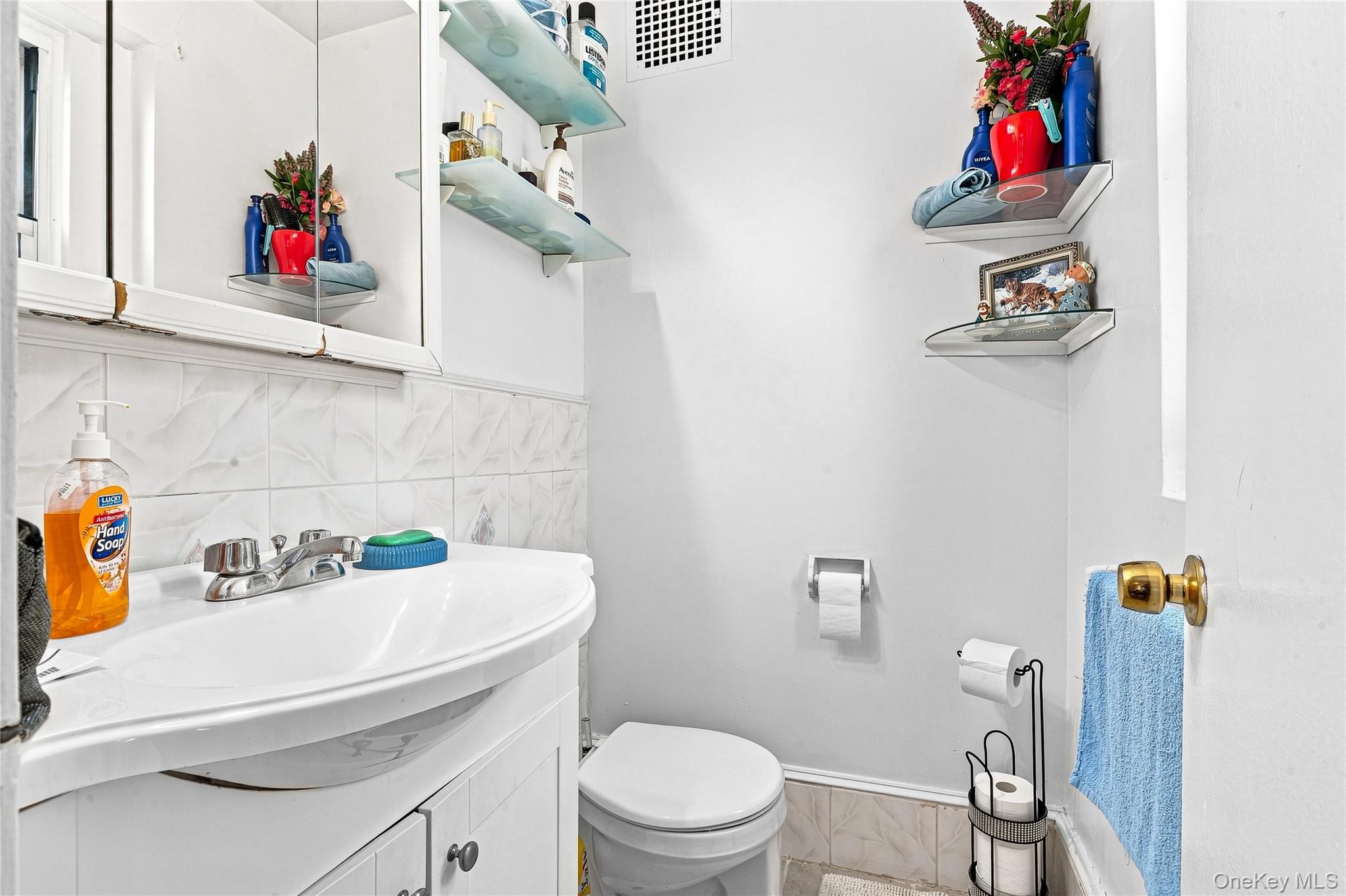 74-45 Yellowstone Boulevard 5g Property Photo 16