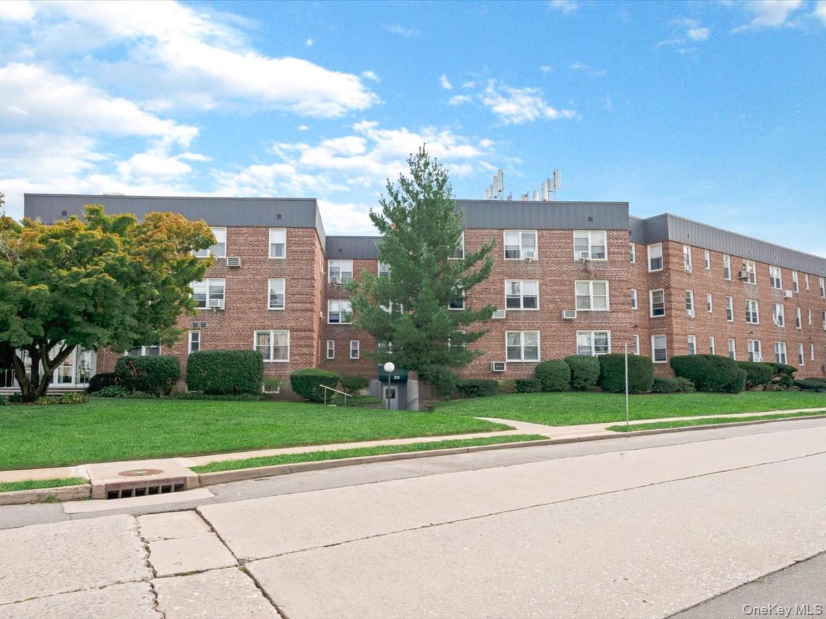 530 Dubois Avenue 2C Property Photo 1