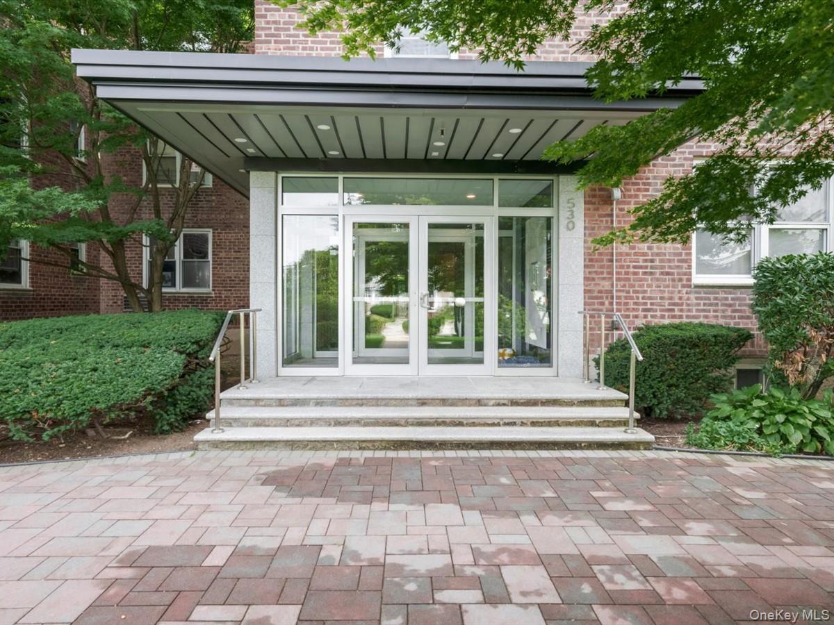 530 Dubois Avenue 2c Property Photo 2