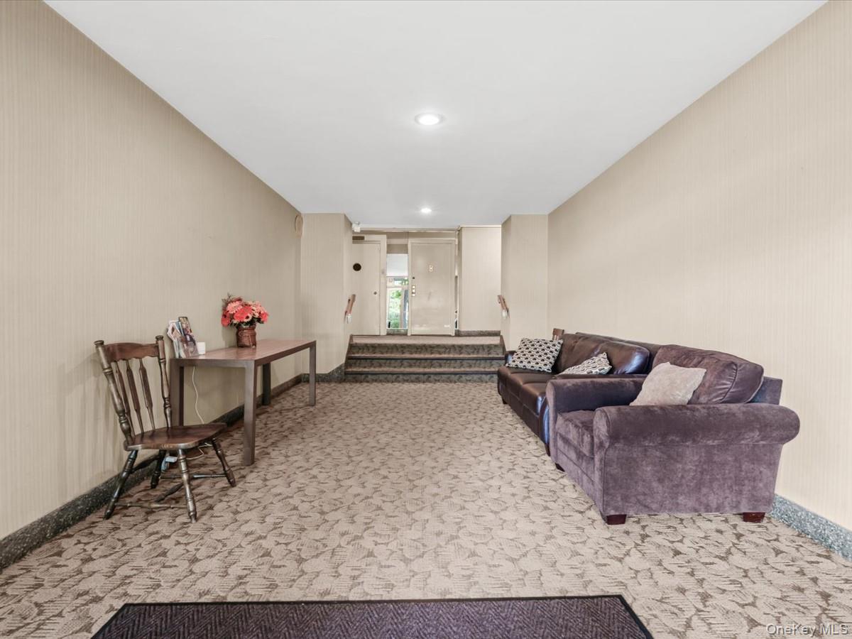 530 Dubois Avenue 2c Property Photo 3