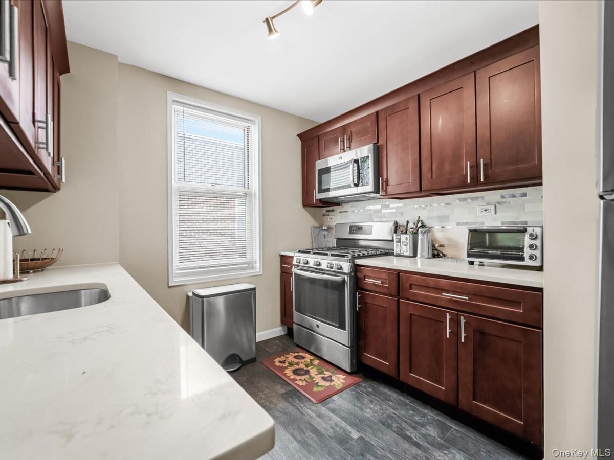 530 Dubois Avenue 2c Property Photo 8